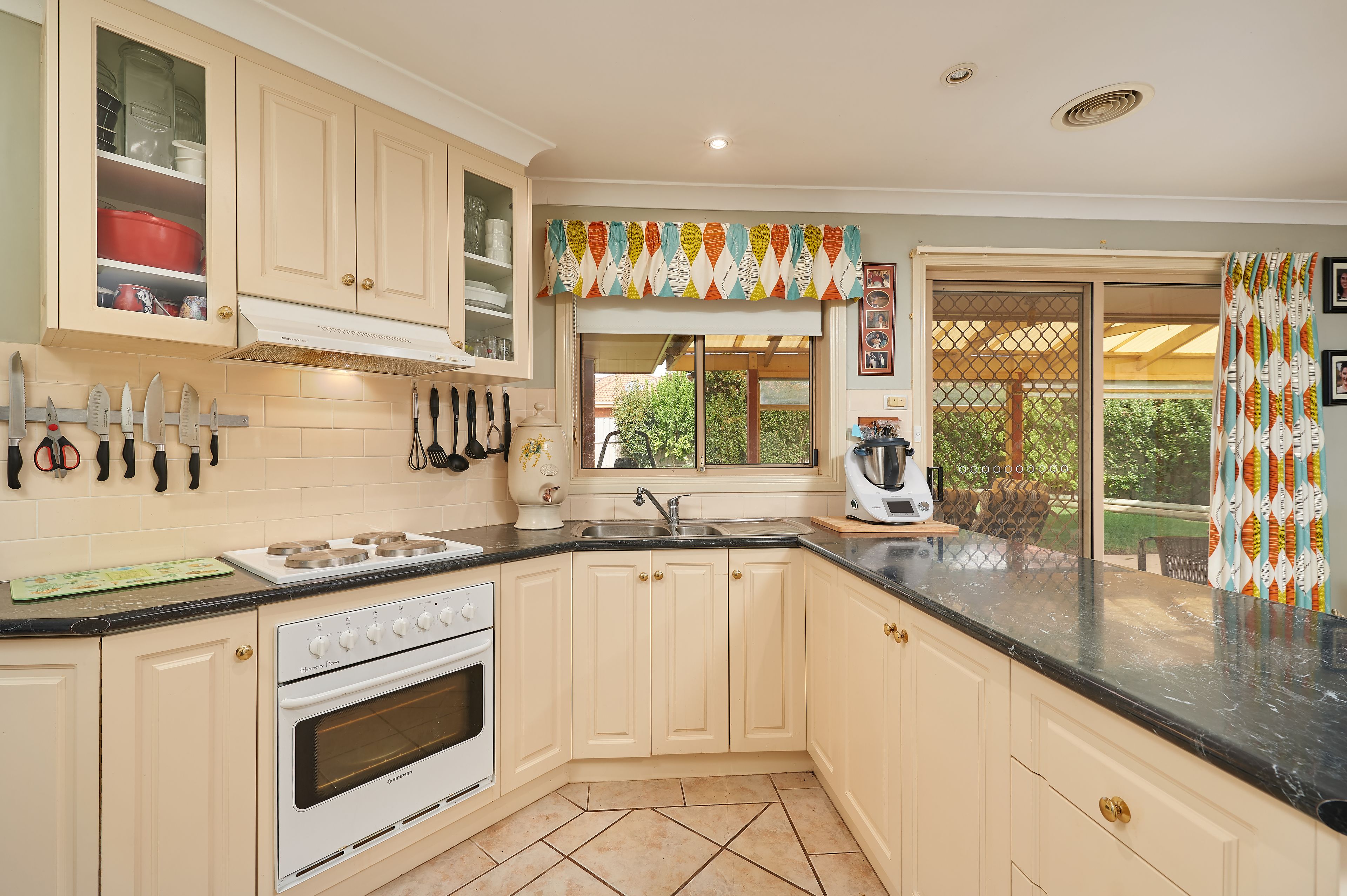 16 Wonkana Road, Glenfield Park, NSW 2650