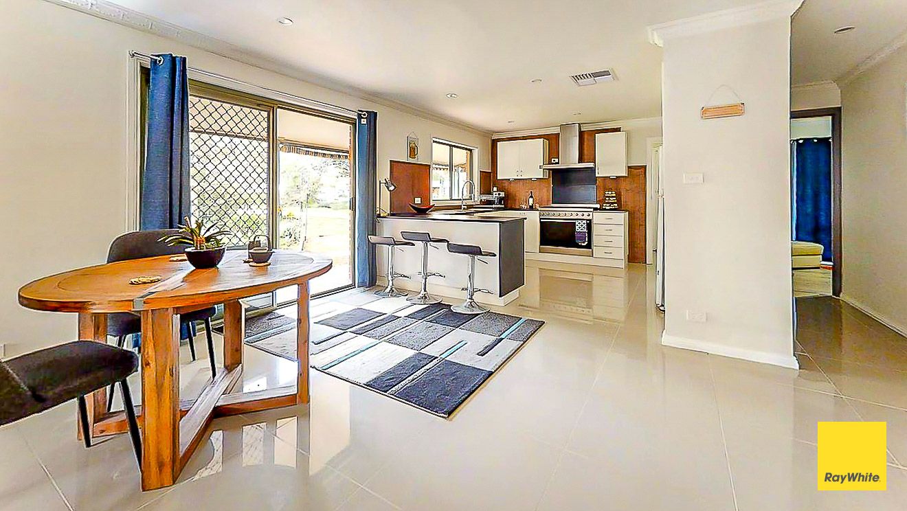 8 Wattle Drive, Heathcote, VIC 3523