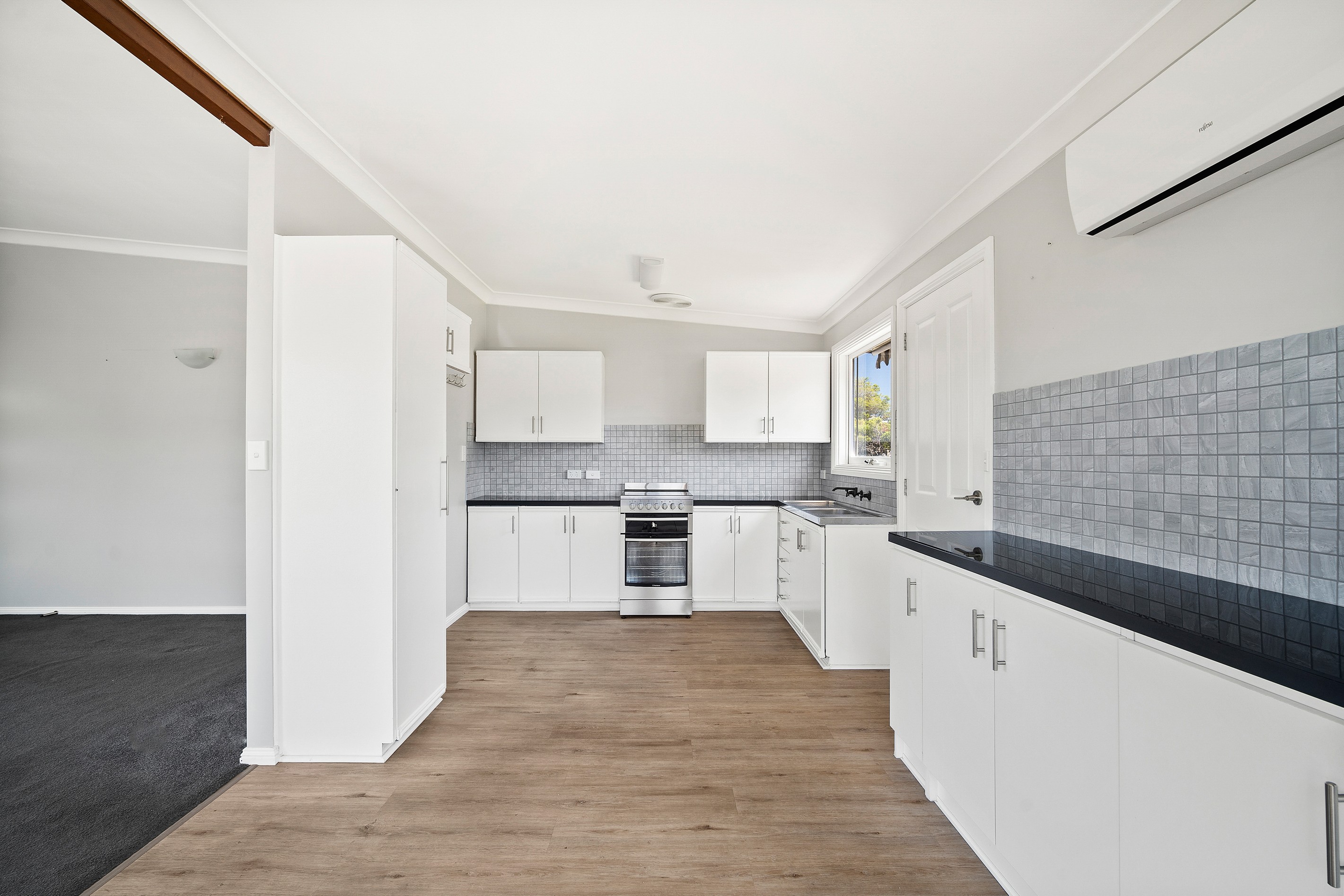 19 Dumbarton Place, Engadine, NSW 2233