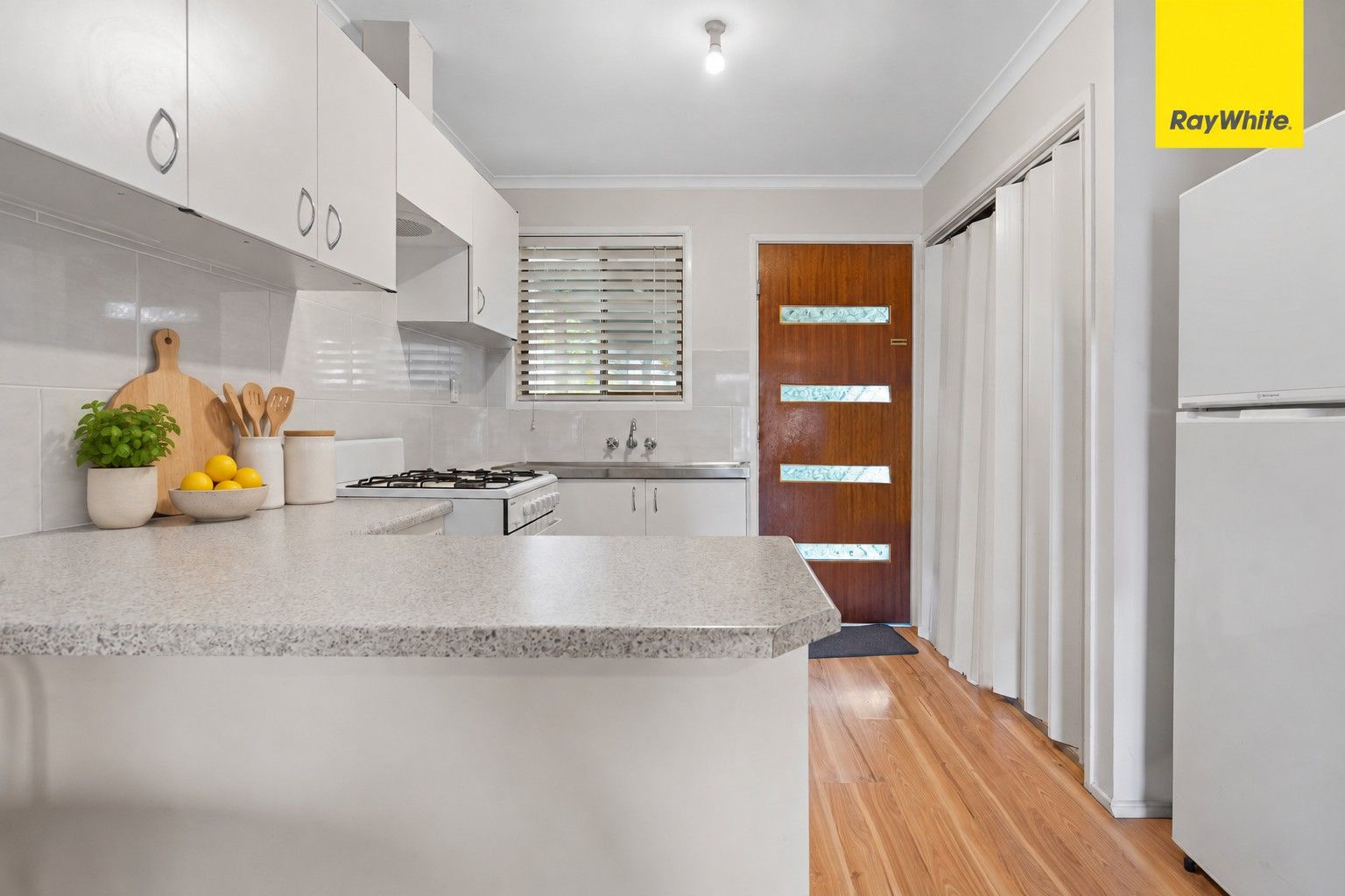 2/23-25 Monash Road — photo 4 of 9