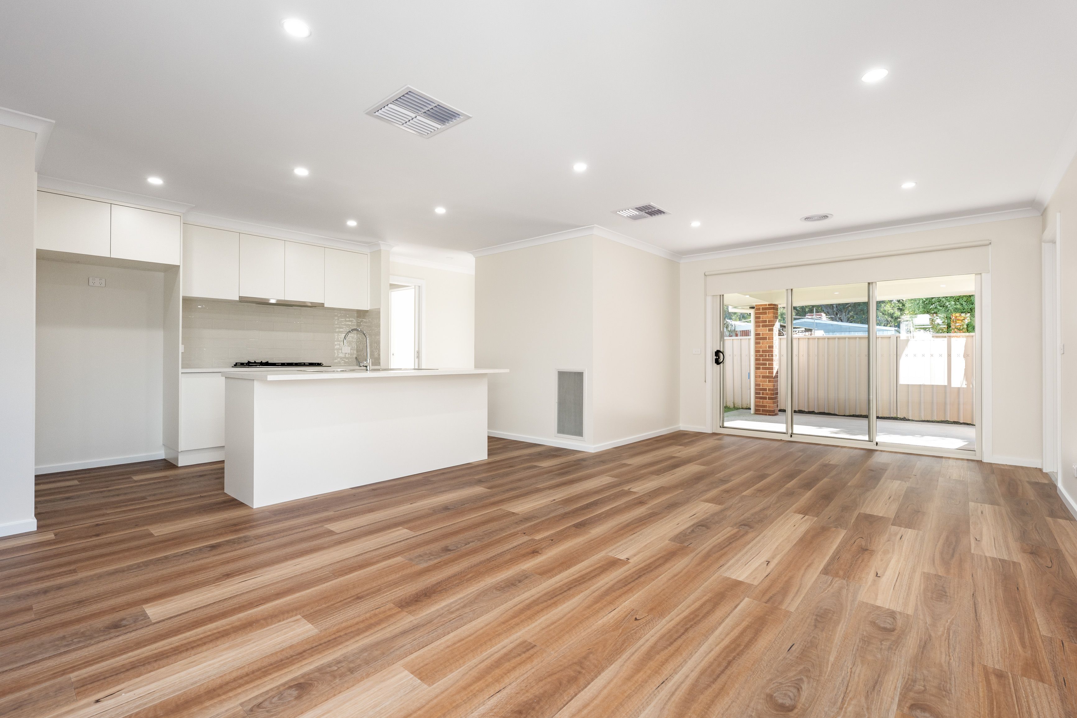 1-2/76 Urana Street — photo 15 of 25
