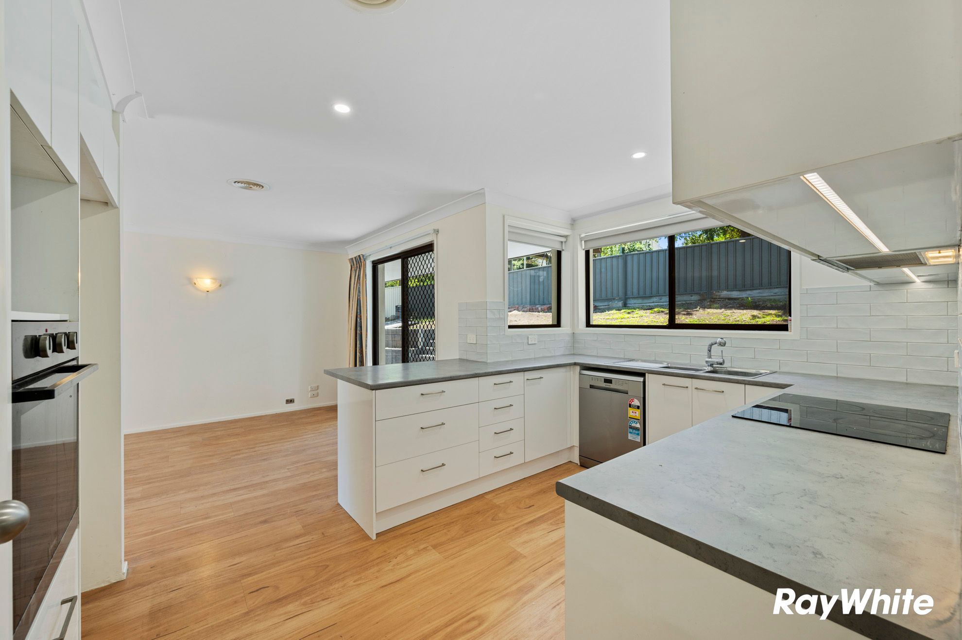 5 Libra Place, Narrawallee, NSW 2539