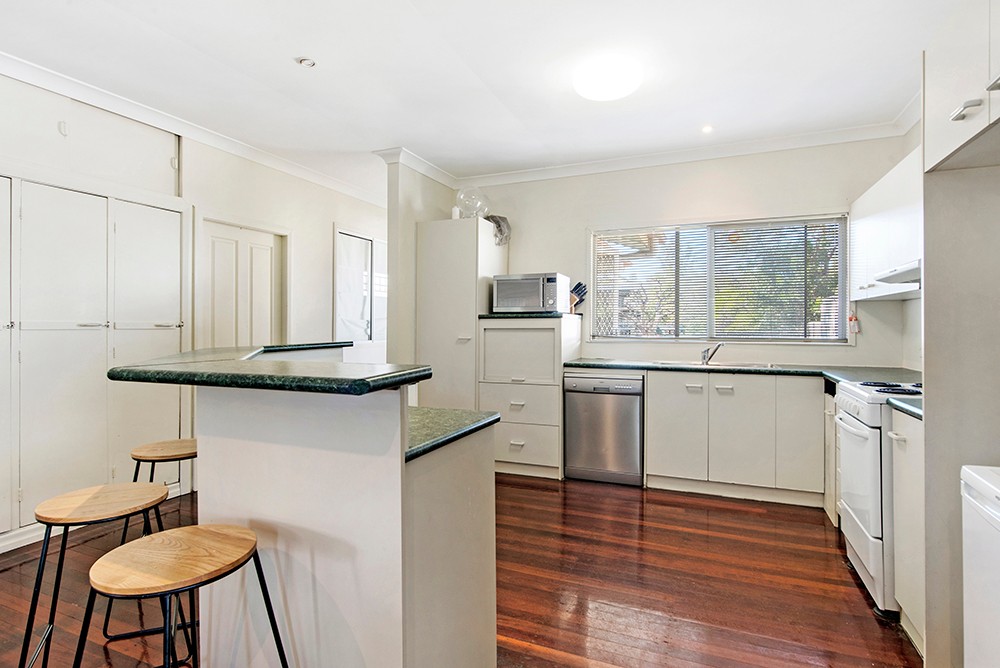 36 Brown Street, Camp Hill, QLD 4152