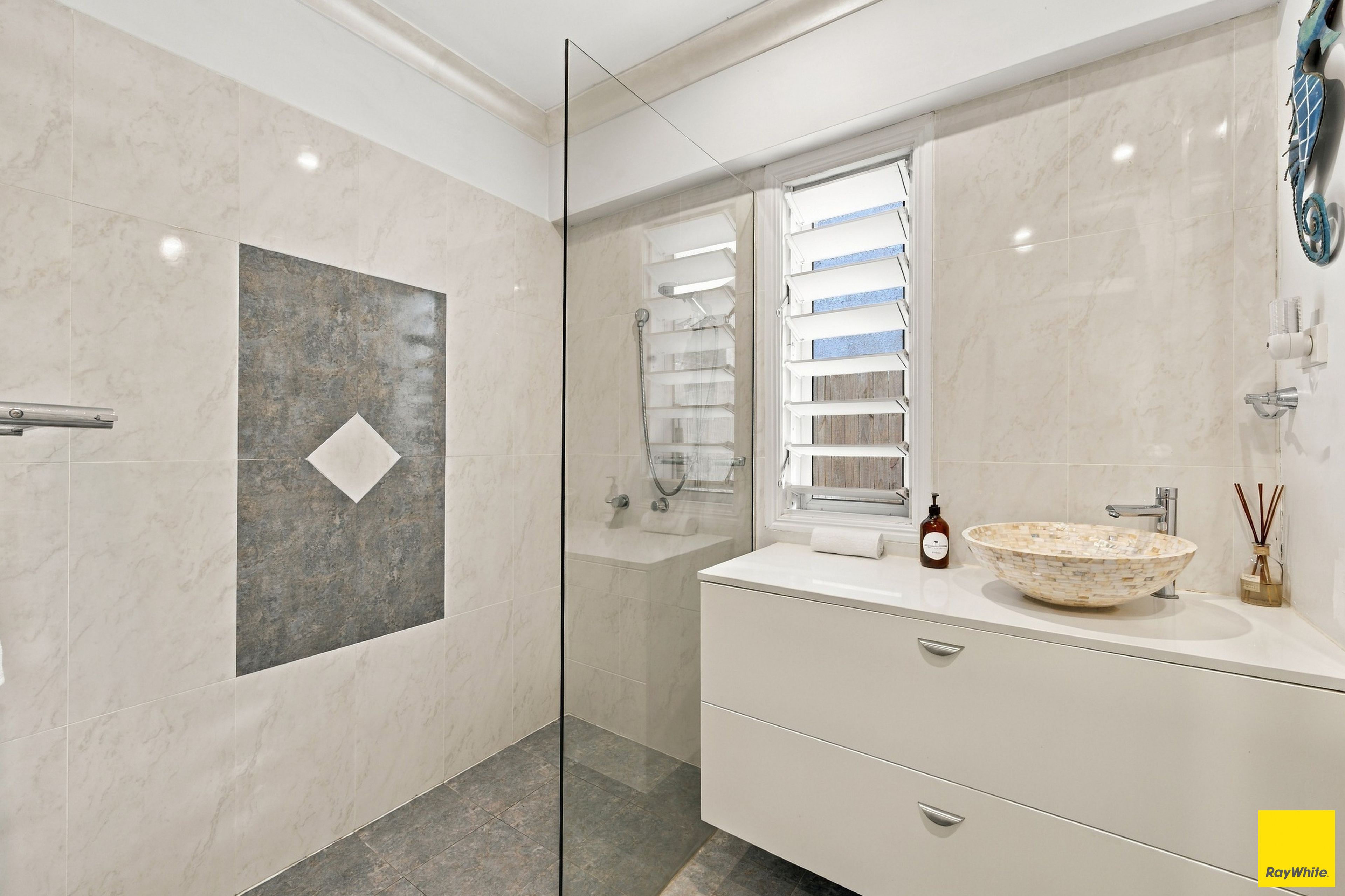 25 Endeavour Road — photo 10 of 30