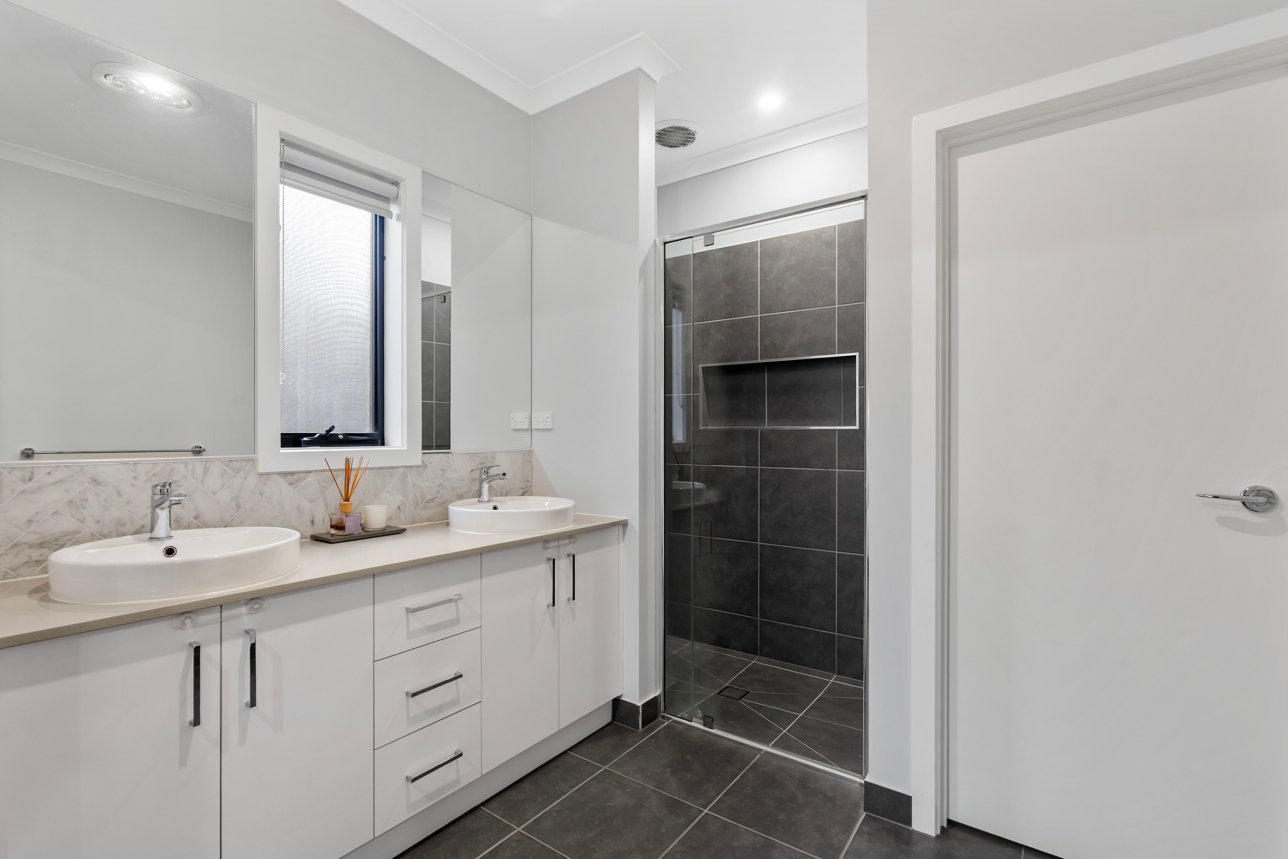 13 Longacre Avenue — photo 11 of 20