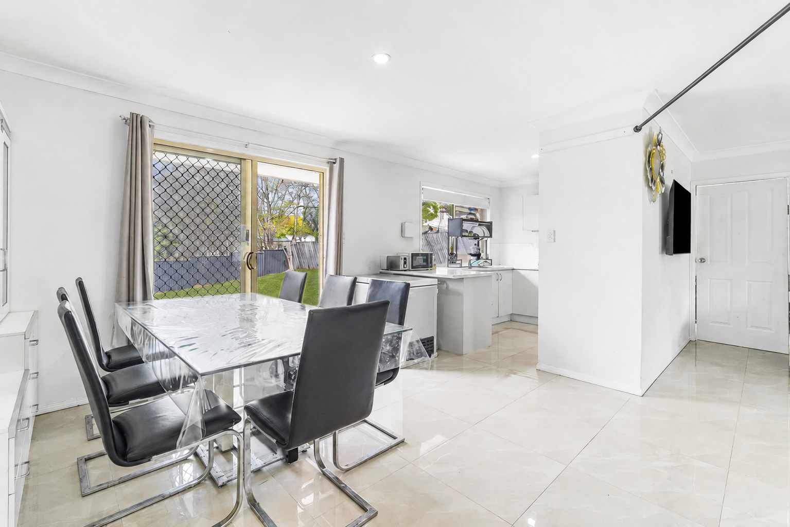 3 Christine Crescent — photo 5 of 14