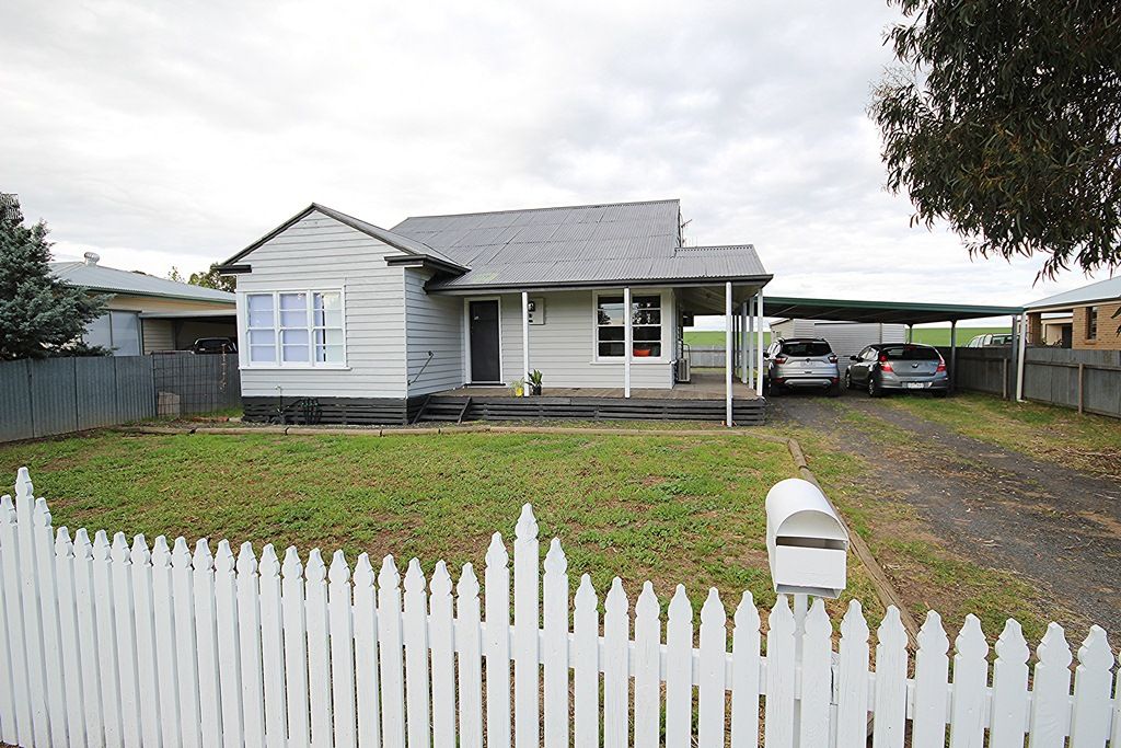 11 Glenferness Street, Nhill VIC 3418