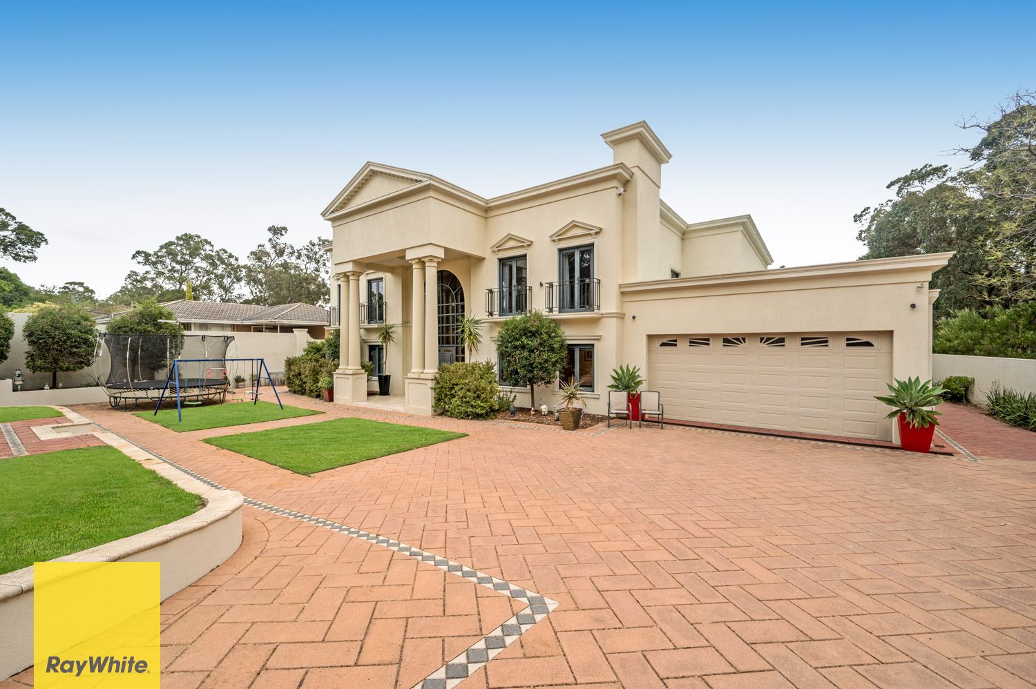 20 Silverdale Road, Lesmurdie, WA 6076