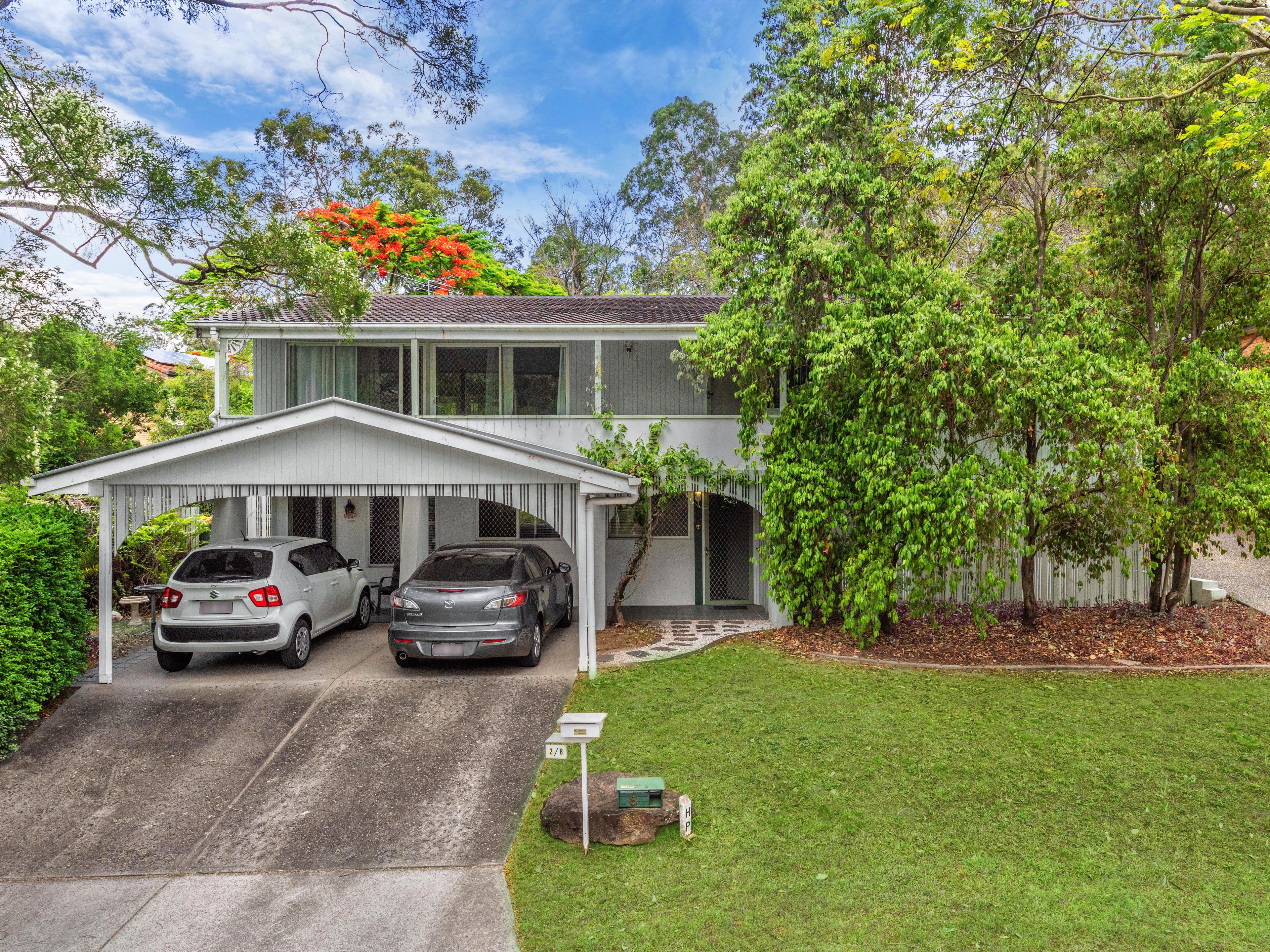 8 Ashburton Street, Chapel Hill QLD 4069