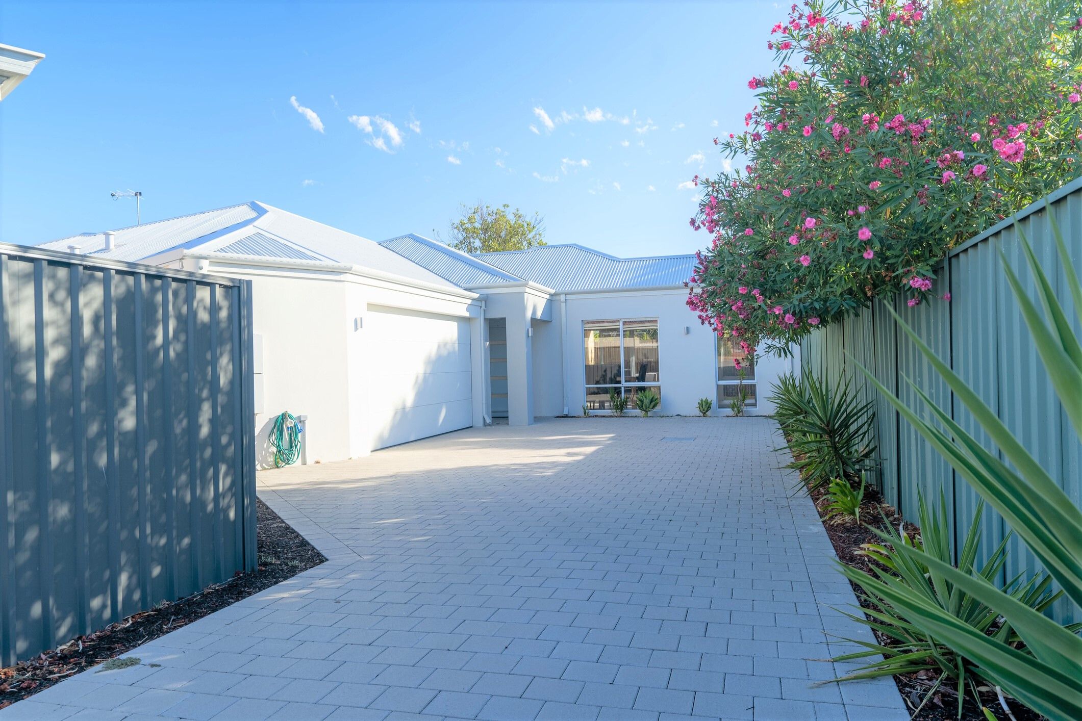 9A Mcglinn Way, Cloverdale WA 6105