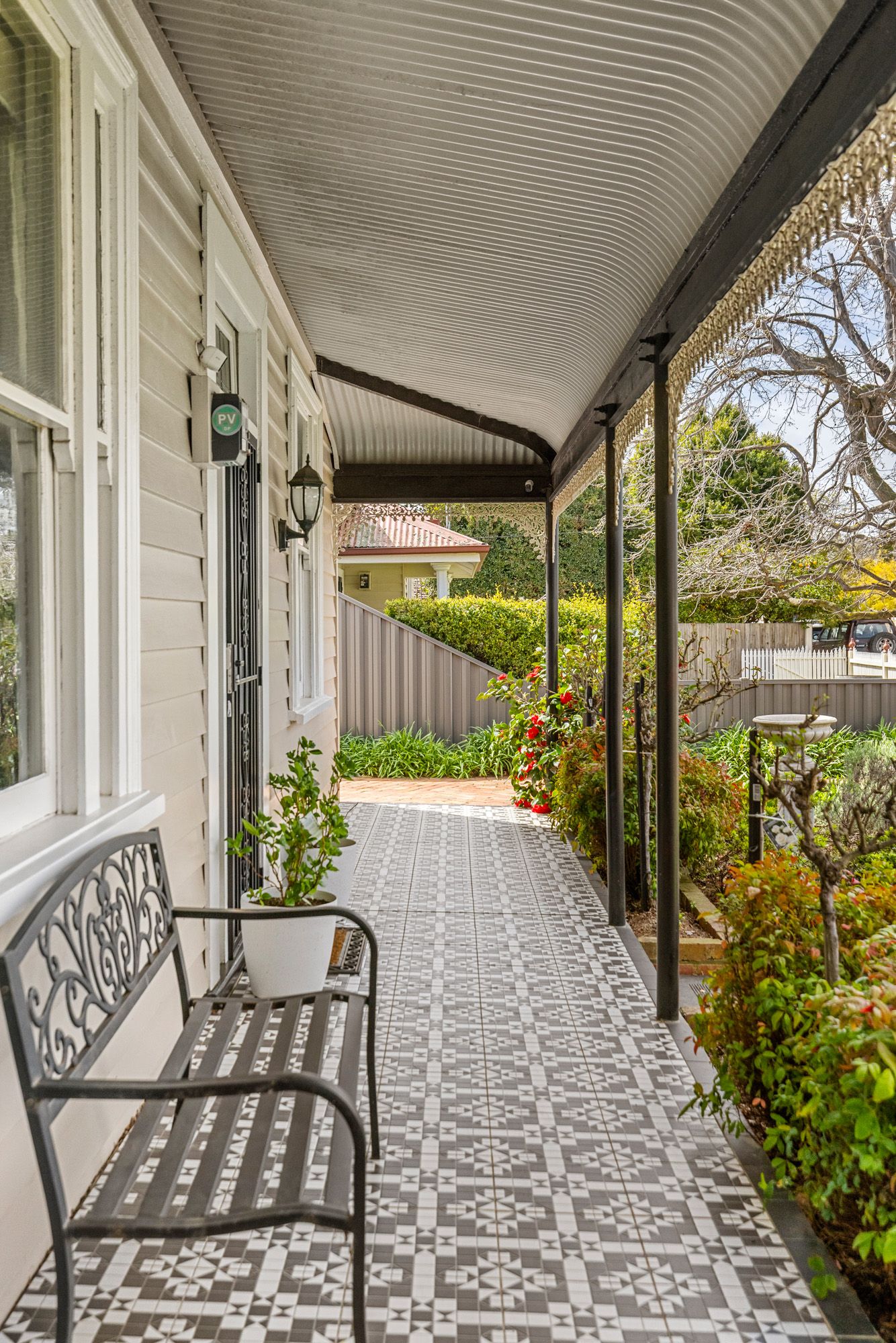 6 Gibbons Street — photo 3 of 24