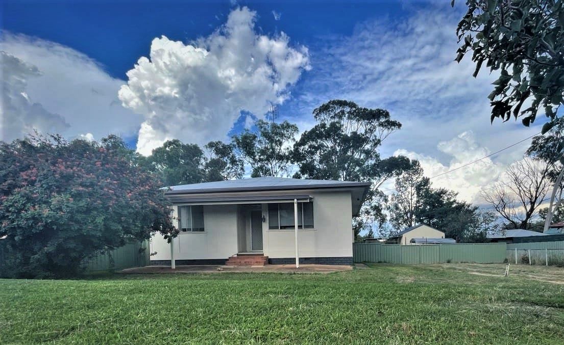 5 Hodges Street, Parkes NSW 2870