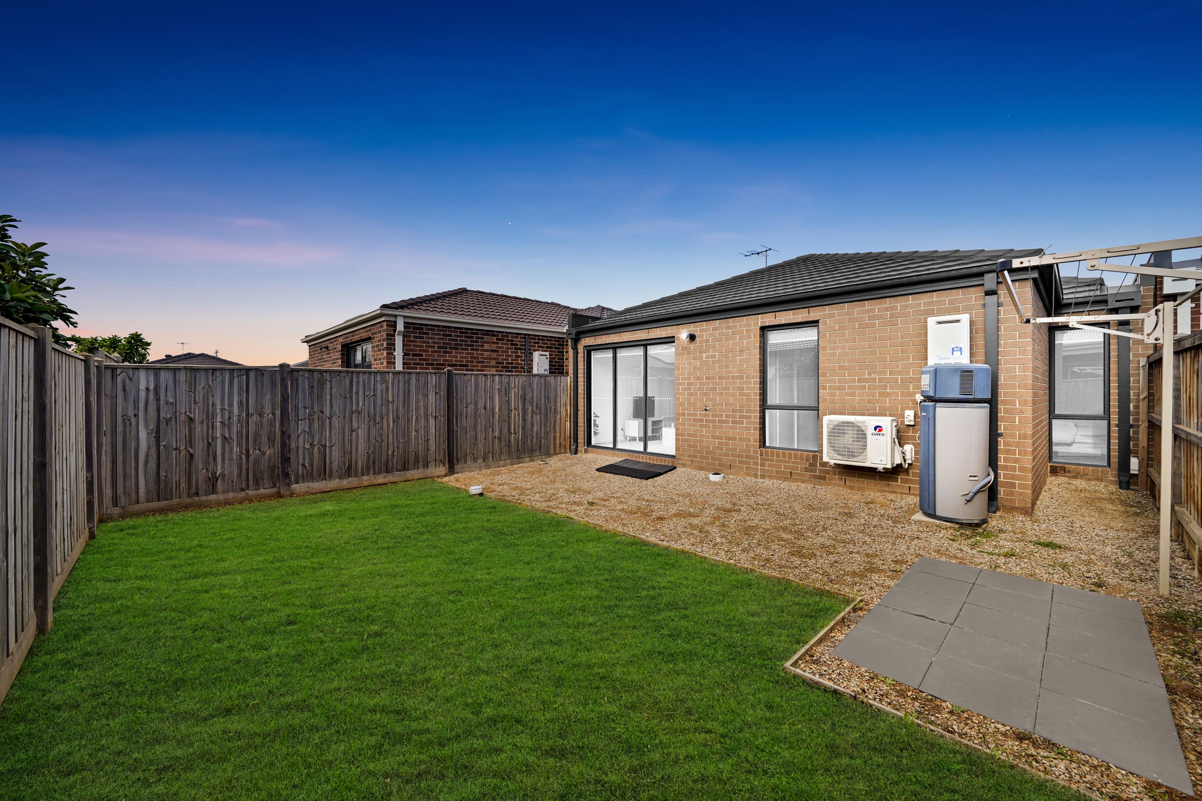8 Samuel Road — photo 15 of 15
