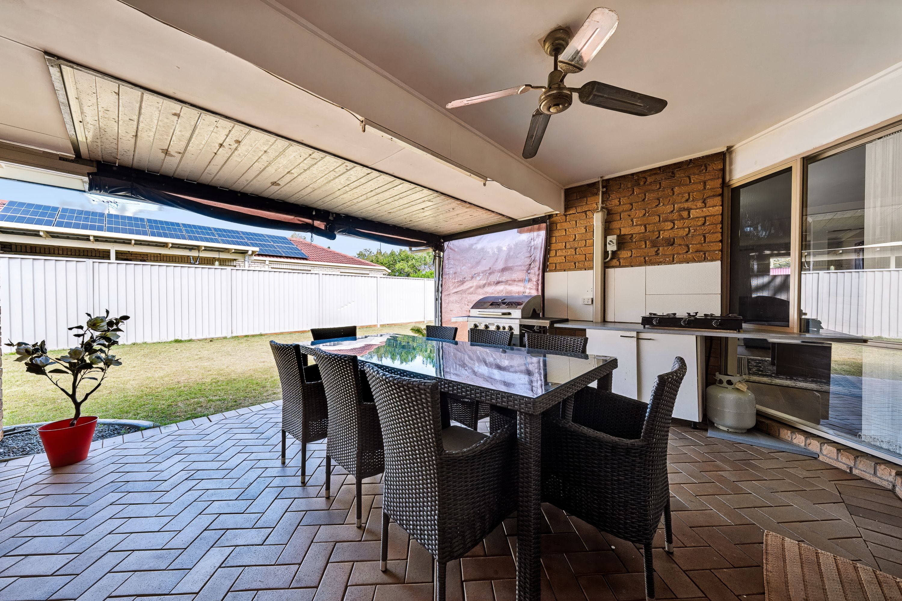 4 Whitfield Crescent — photo 16 of 24