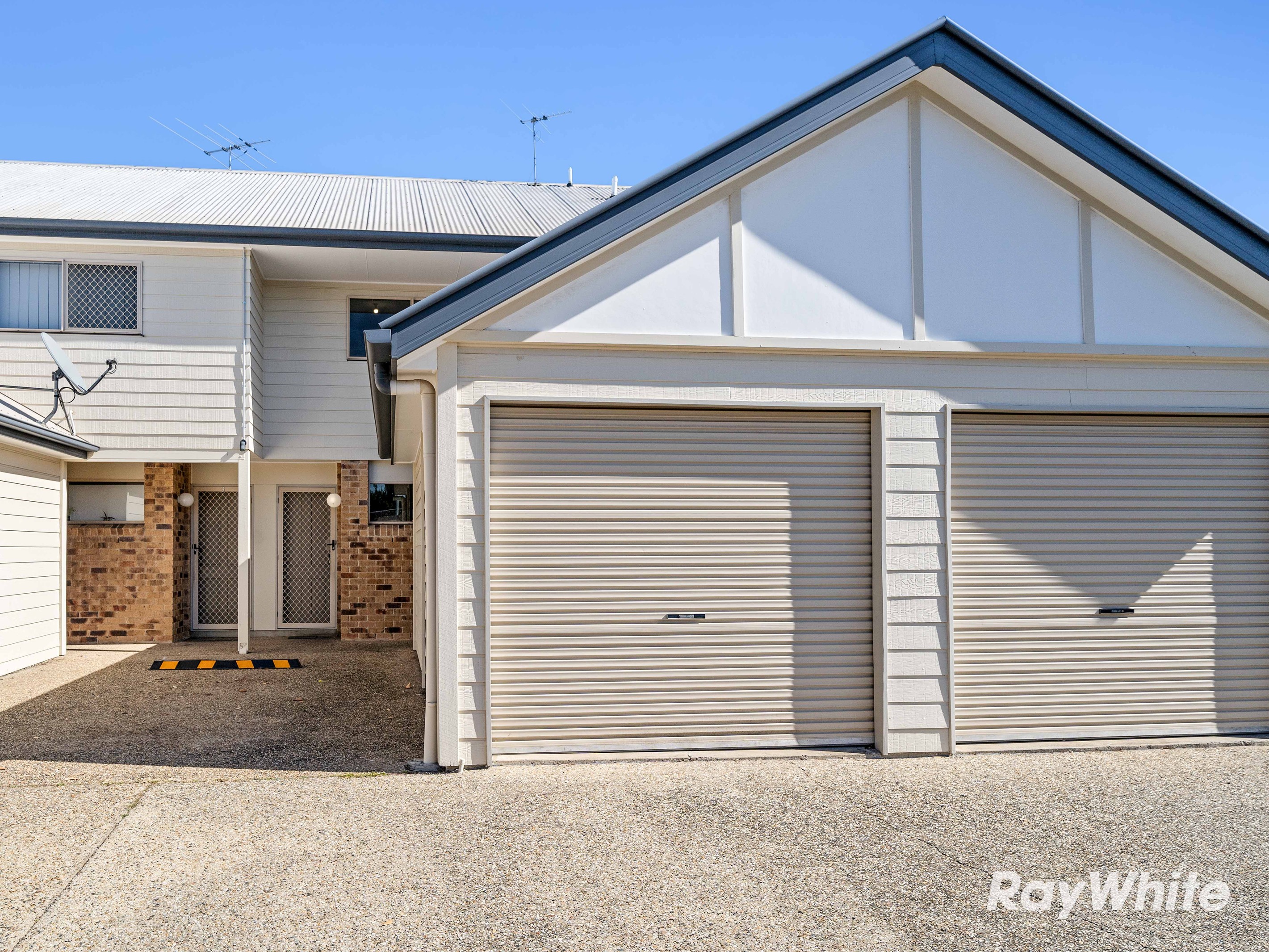 2/1 Ivory Street, Booval, QLD 4304