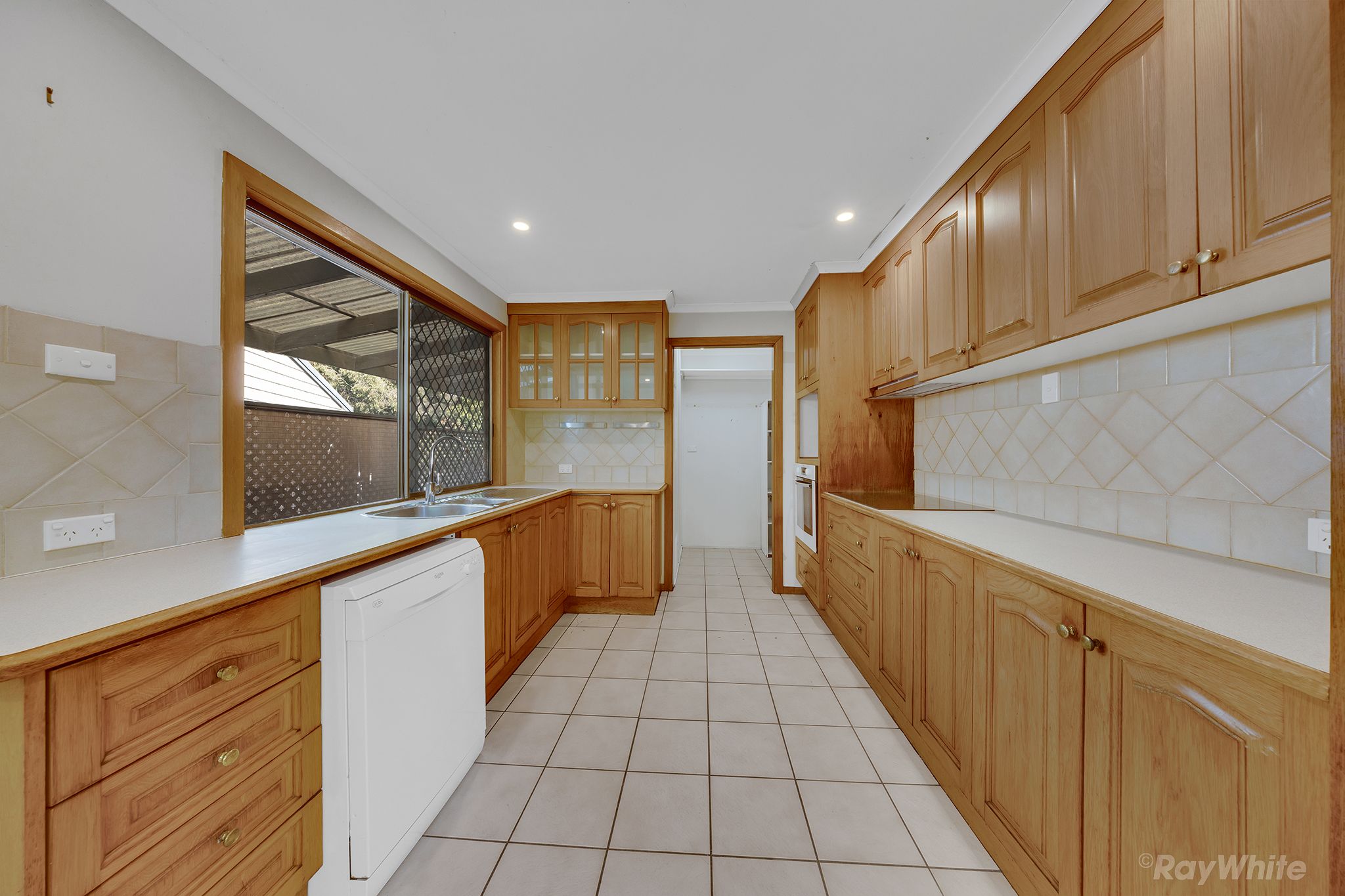 21 Grevillea Crescent, Kin Kora, QLD 4680