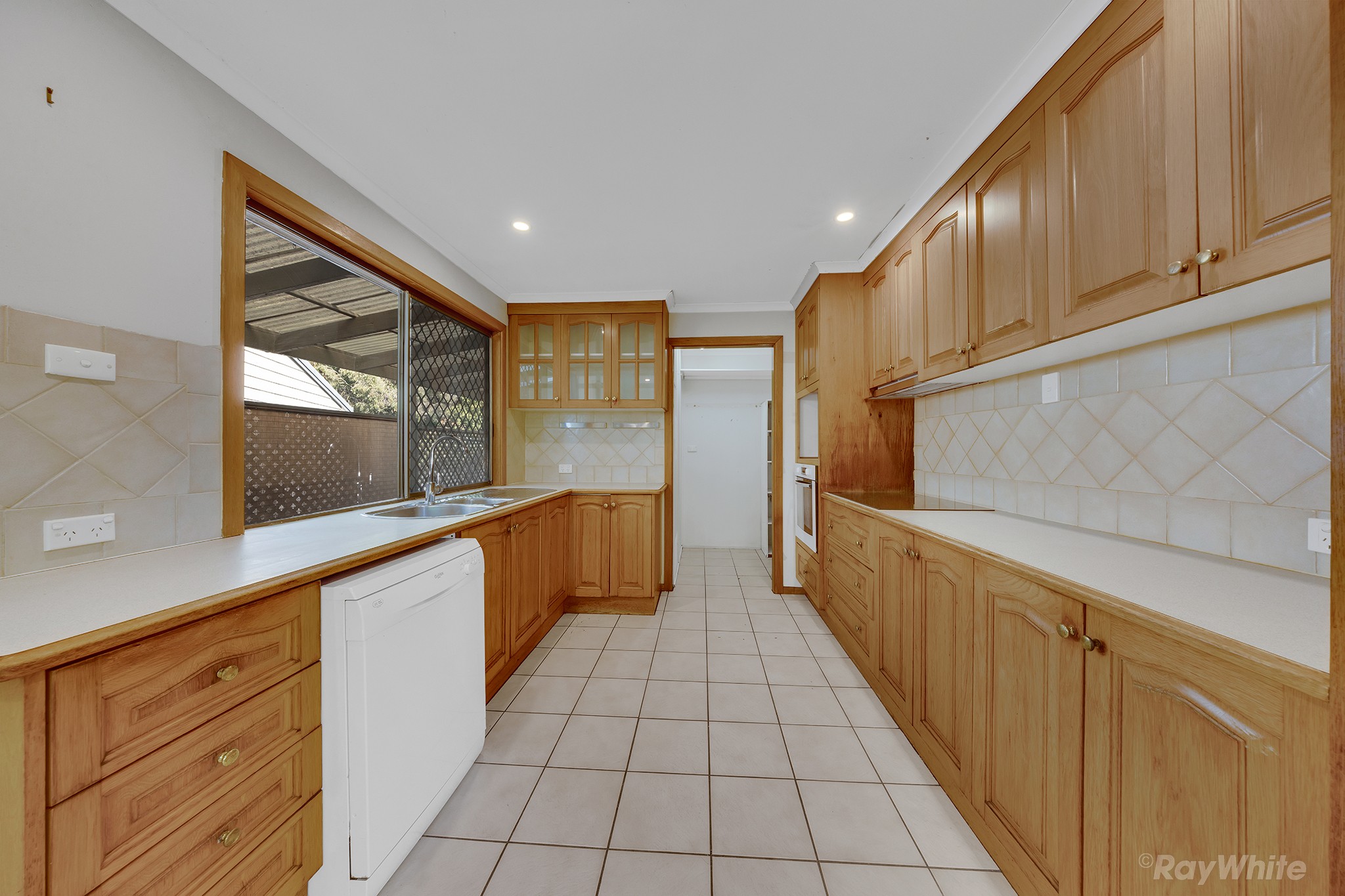 21 Grevillea Crescent, Kin Kora, QLD 4680