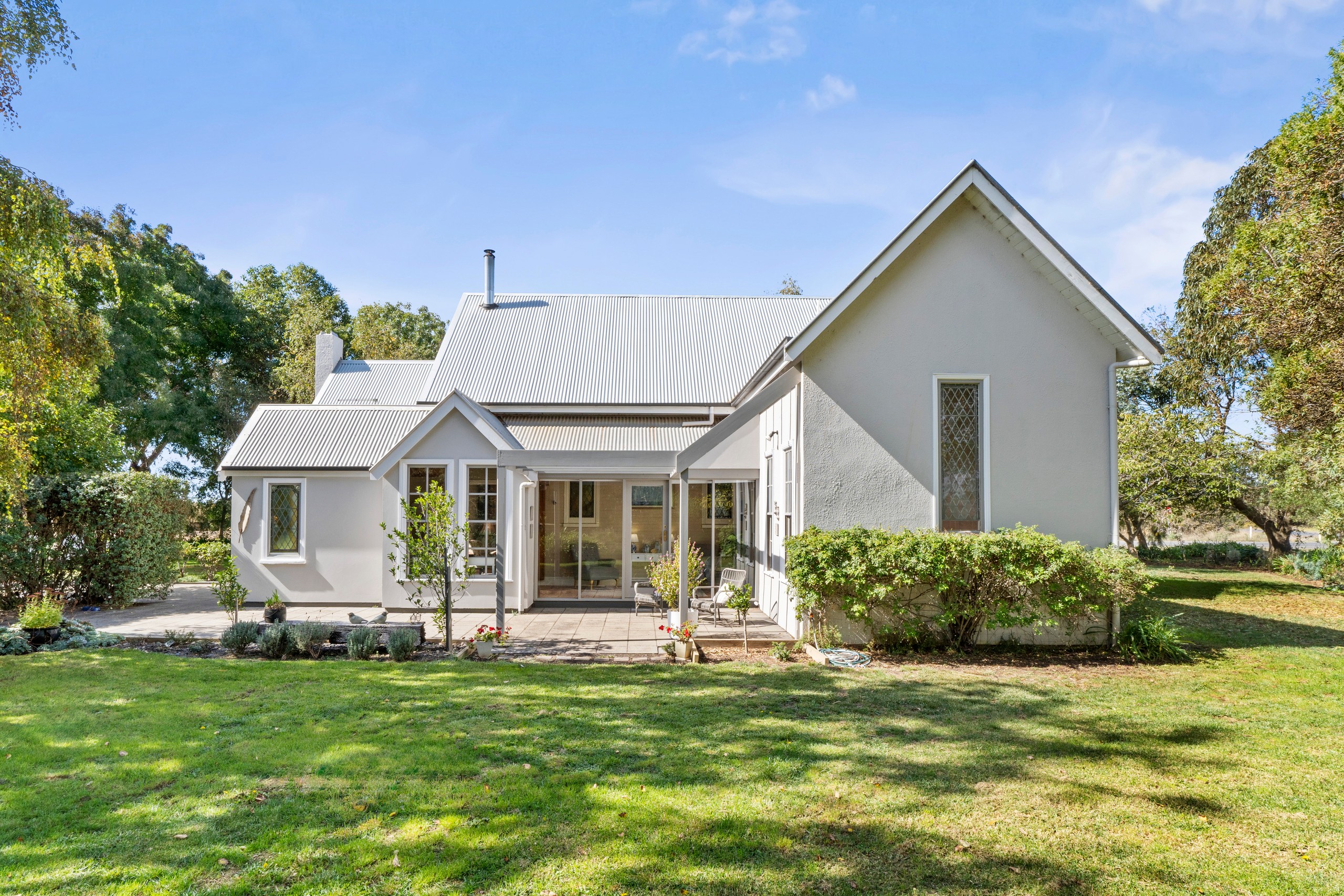 5 Fergusons Road, Glenormiston North, VIC 3265