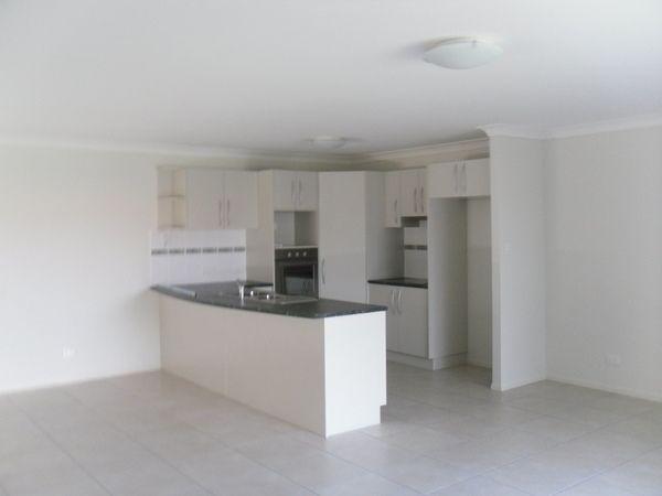 1A/16 Leichhardt Avenue, Rothwell, QLD 4022