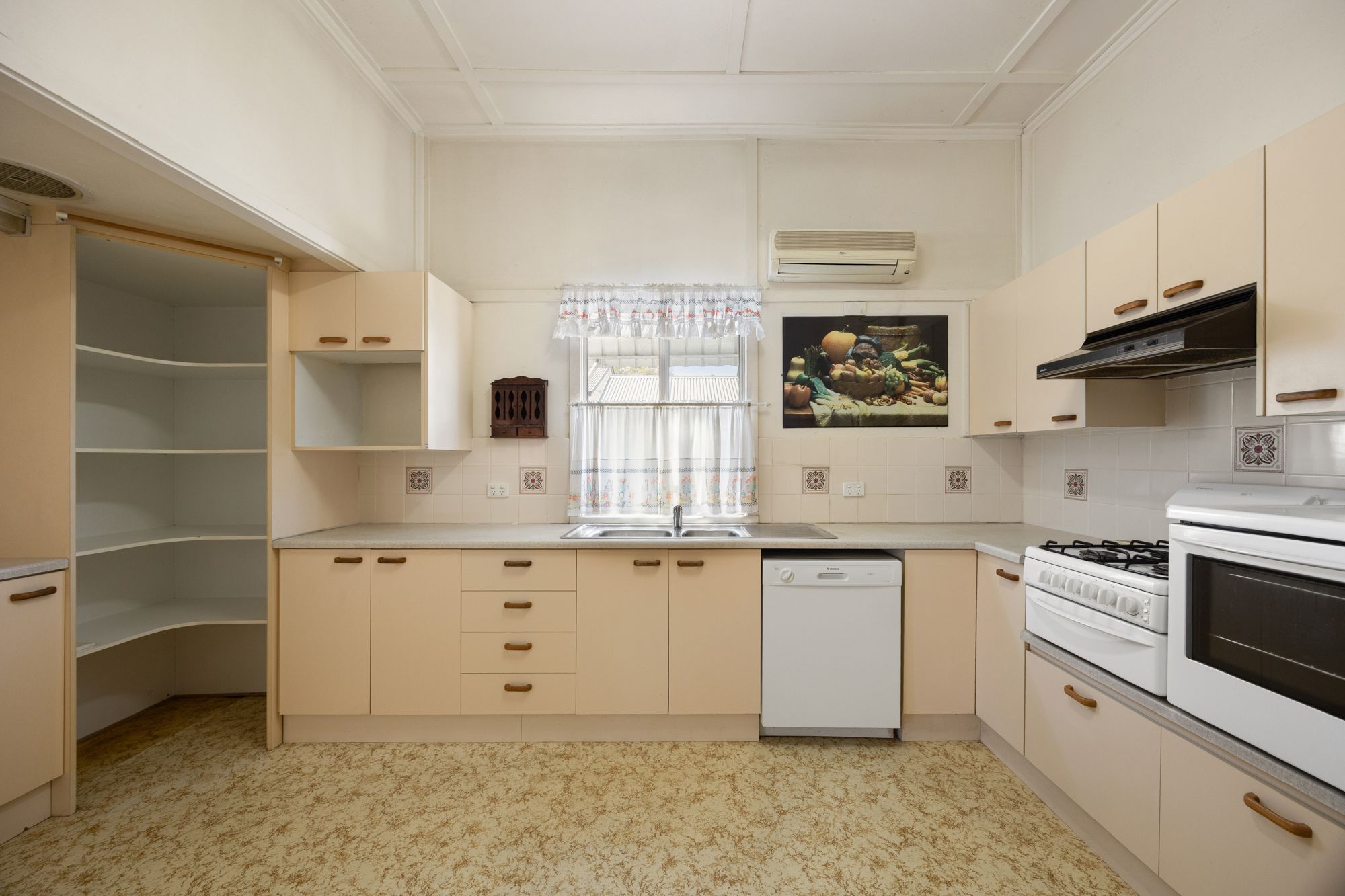 17 Barton Road — photo 6 of 17