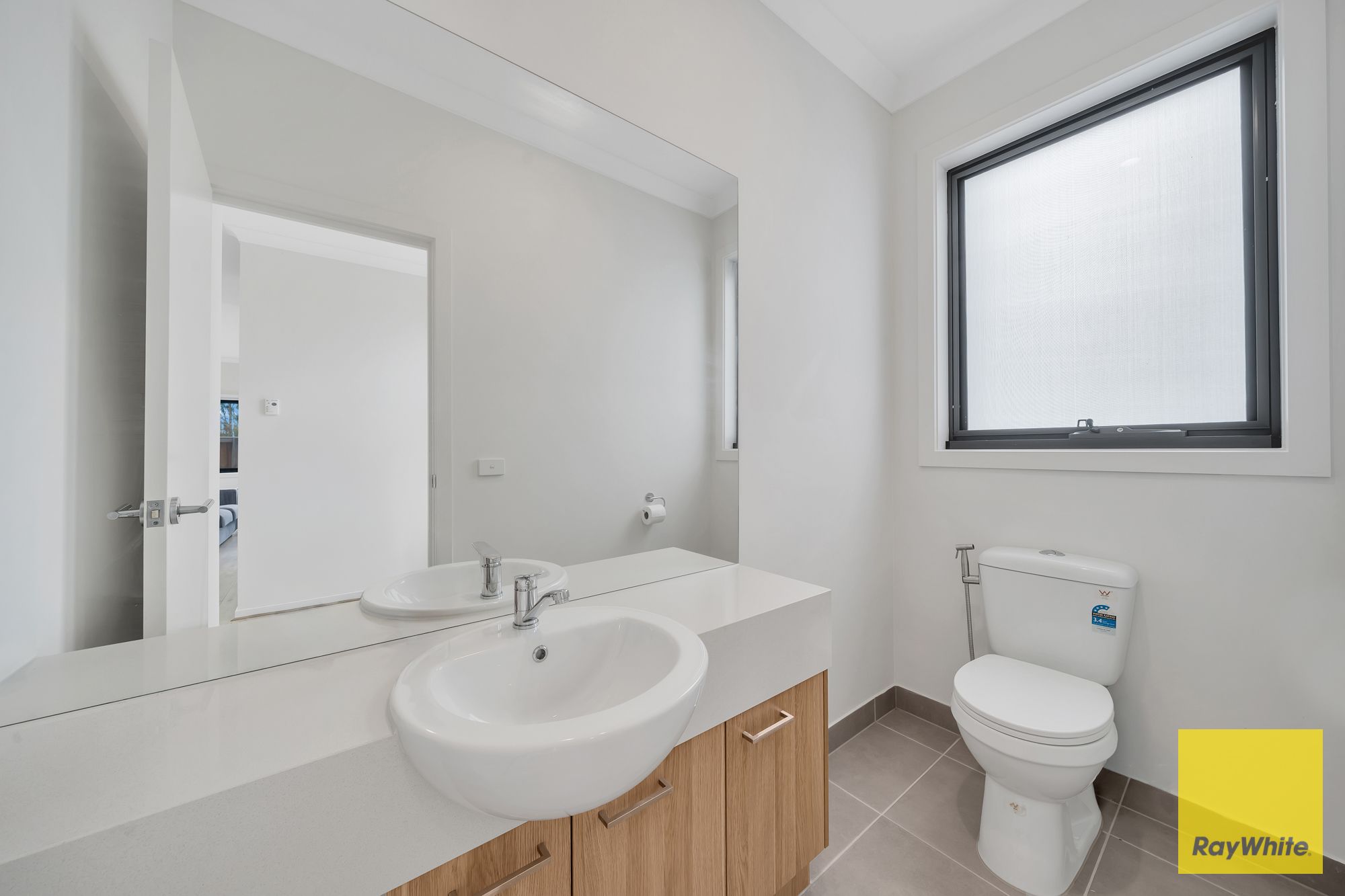 8/4 Westonbury Drive — photo 14 of 30