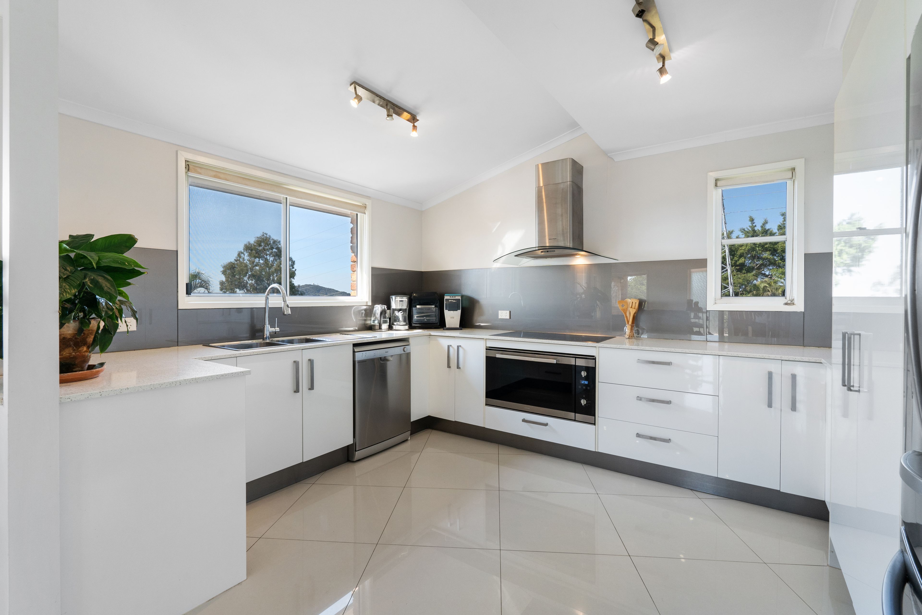 10 Leanne Court, Mount Warren Park, QLD 4207