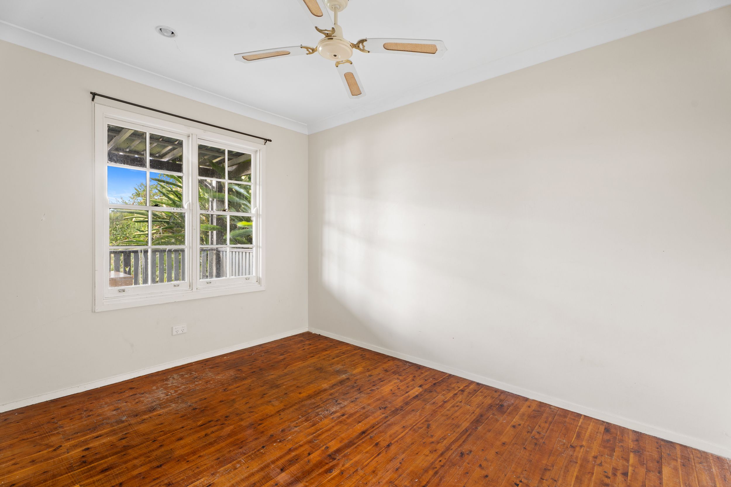 16 Sandringham Avenue — photo 8 of 19