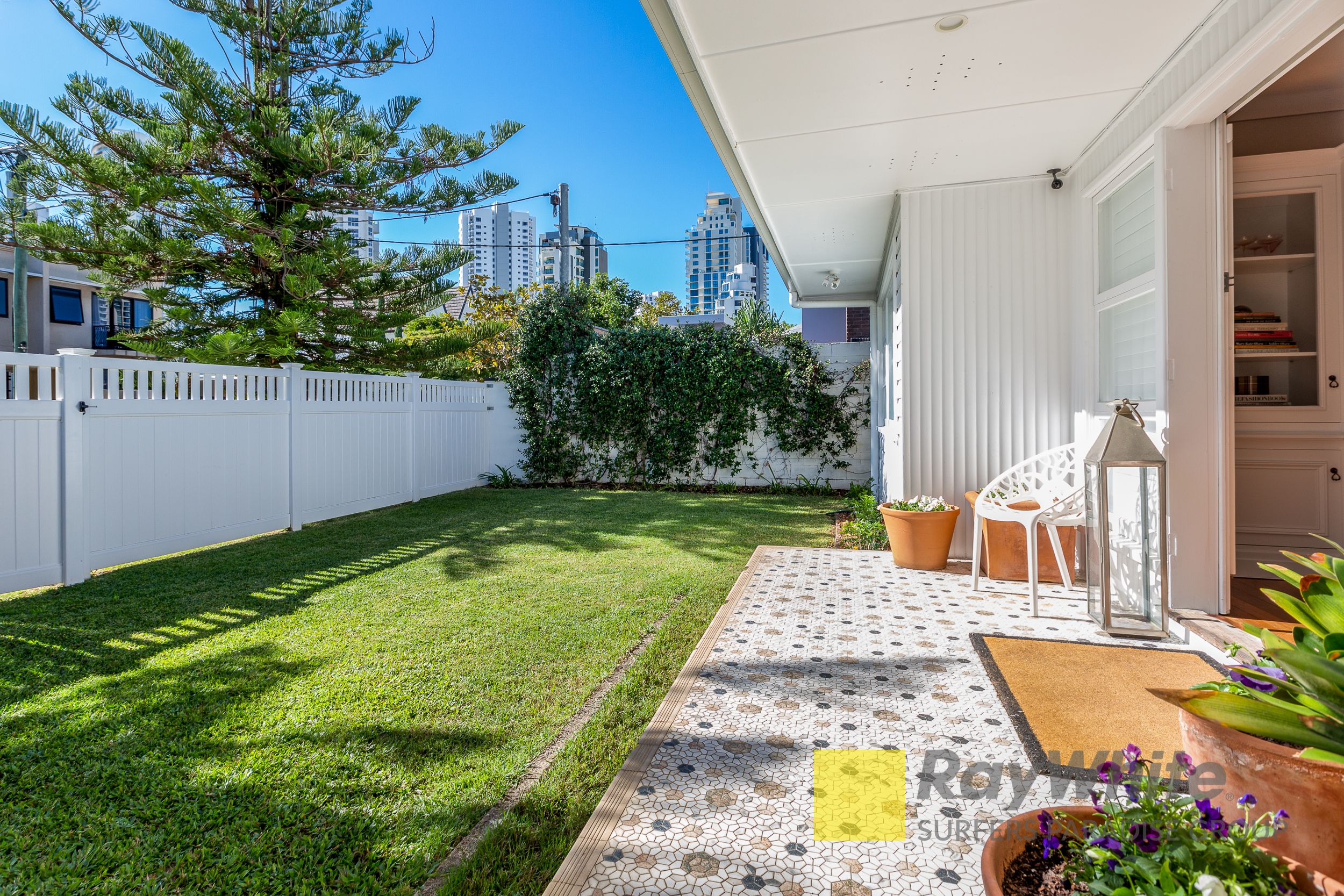 44 Peak Avenue, Main Beach, QLD 4217