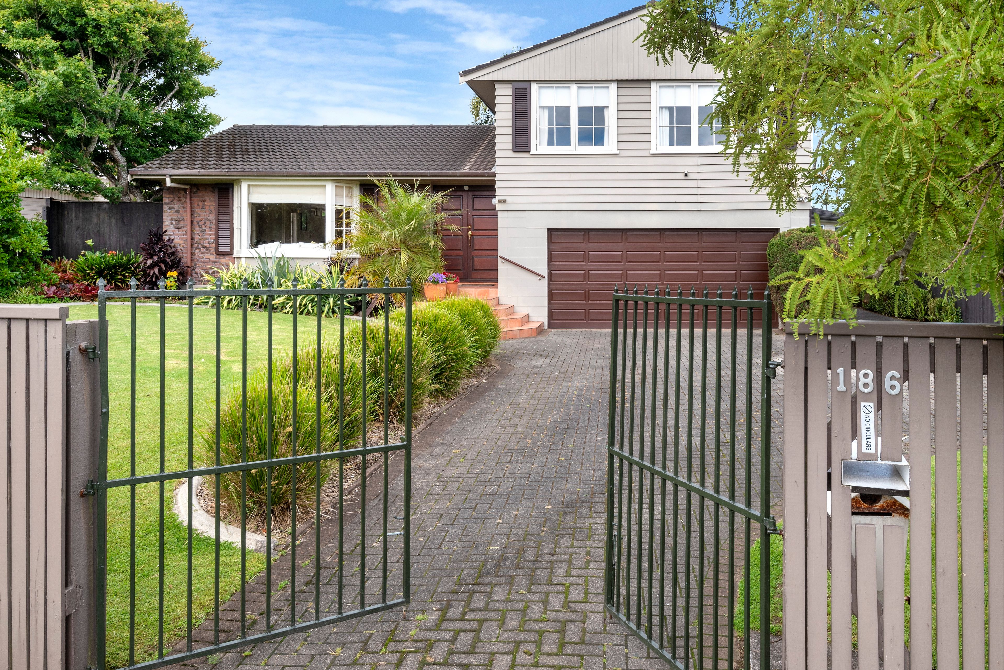 186 Fisher Parade, Farm Cove, Manukau City