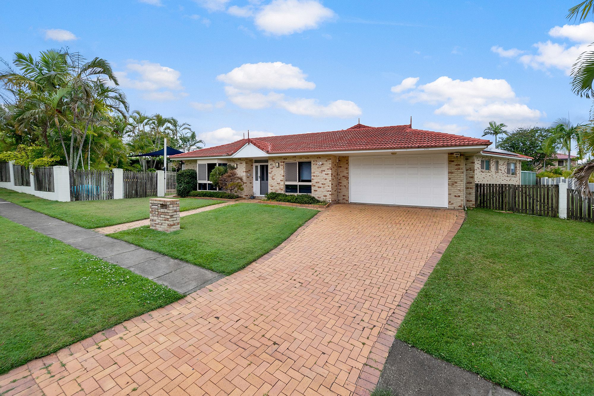 42 Saturn Crescent, Bridgeman Downs QLD 4035