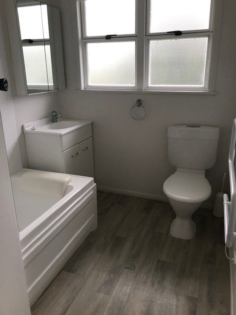 10B Pegler Drive, Howick, Manukau City