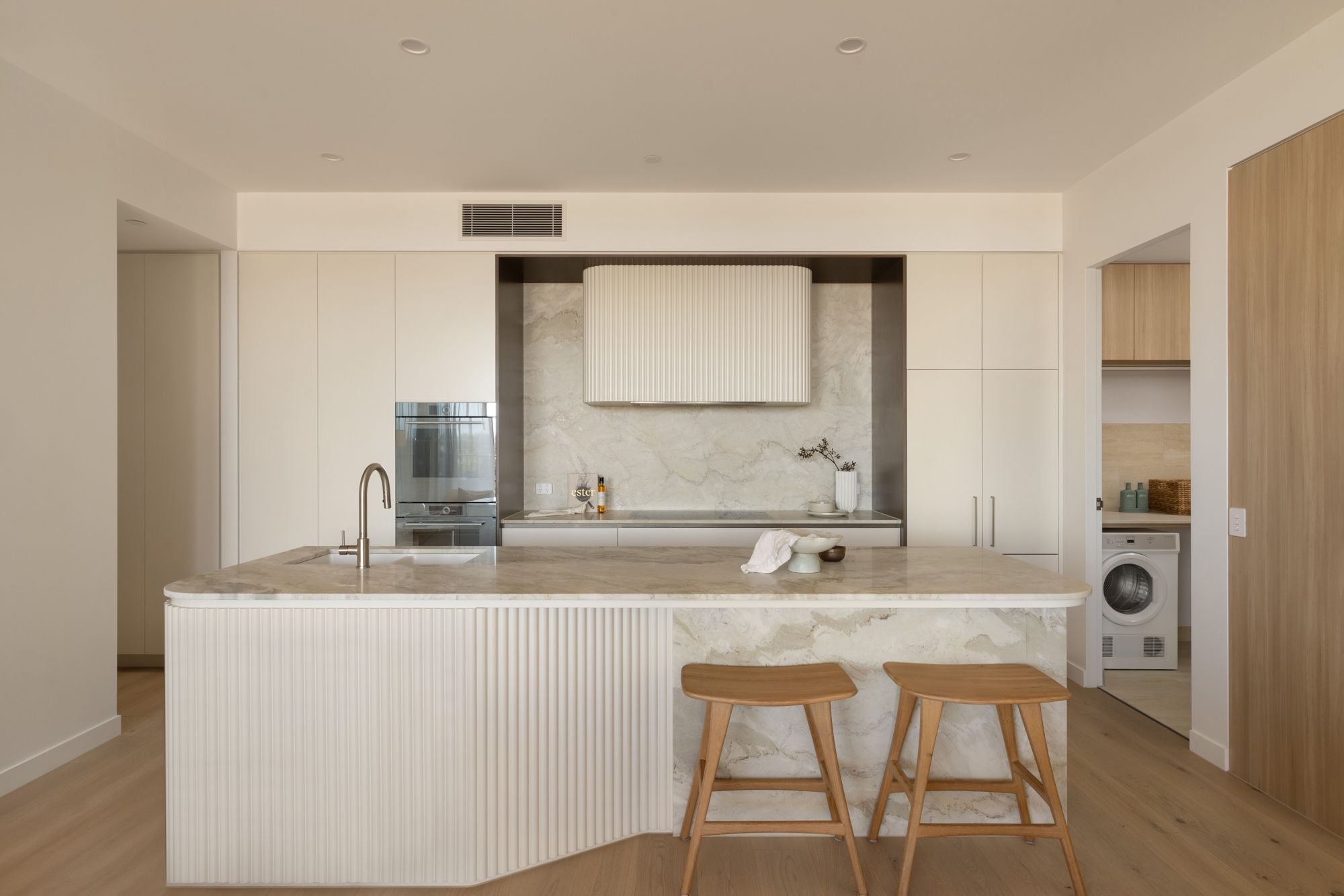 11401/600 Coronation Drive, Toowong, QLD 4066