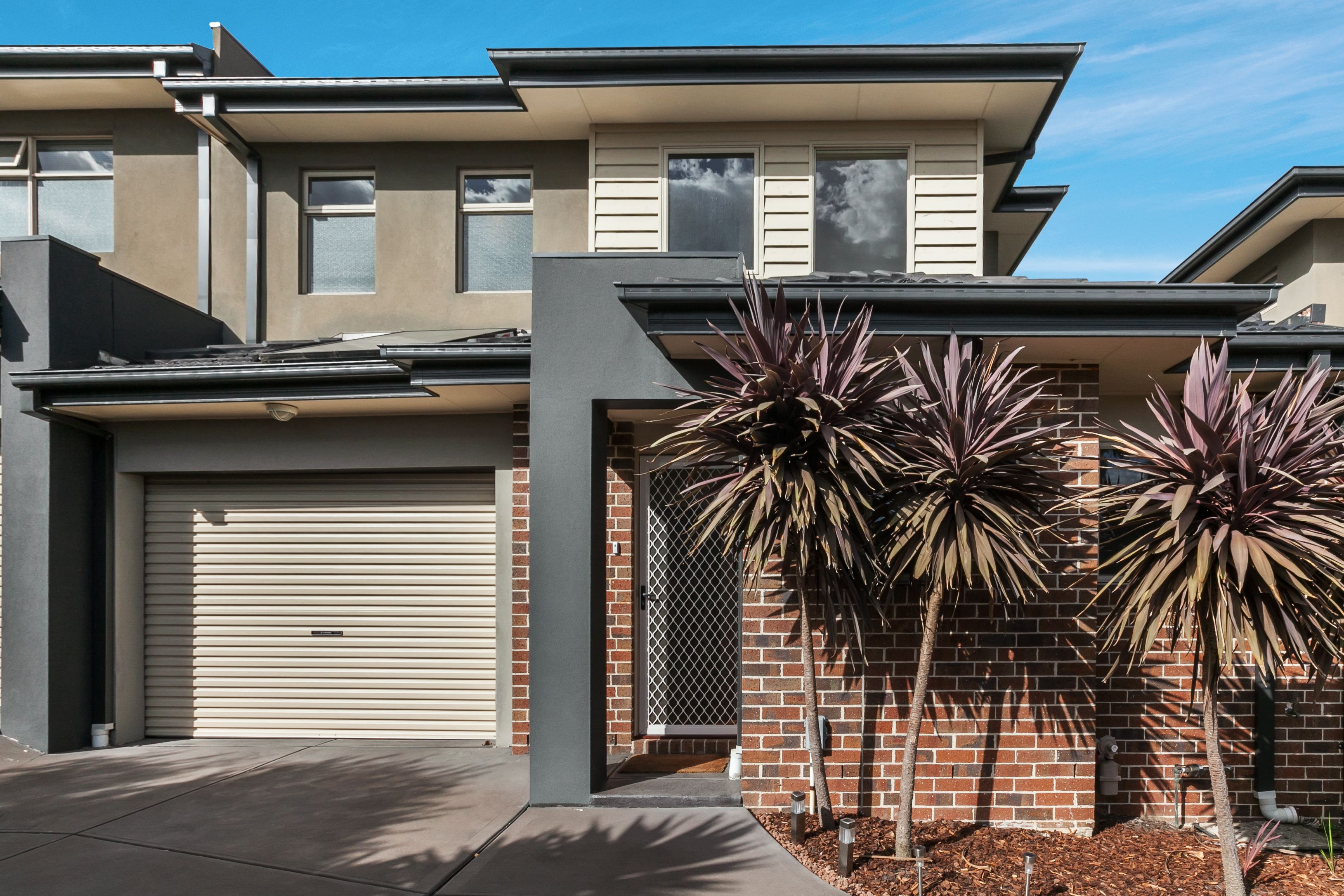 2/51 St Vigeons Road, Reservoir, VIC 3073