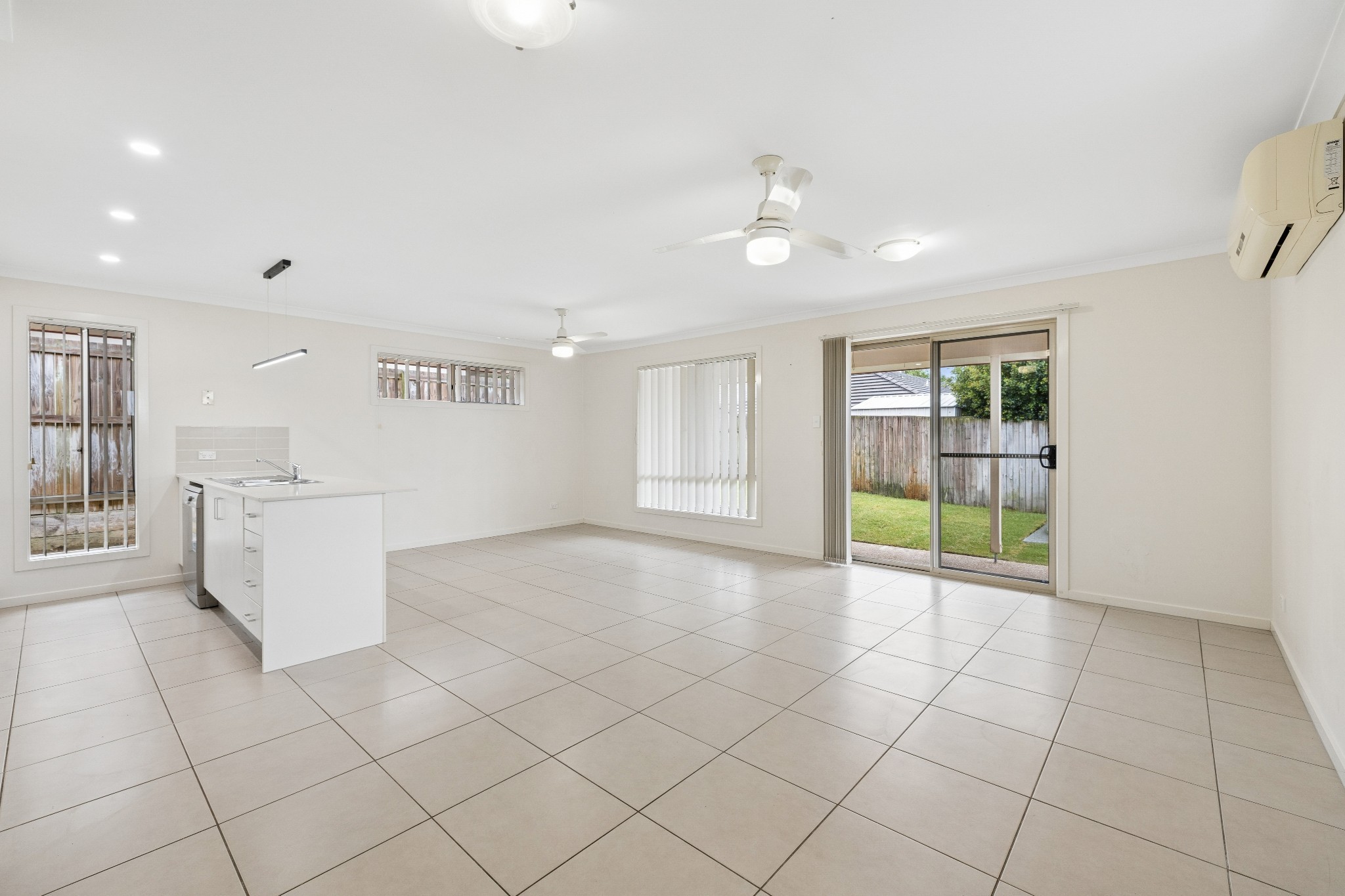 11 Dunes Crescent, North Lakes, QLD 4509