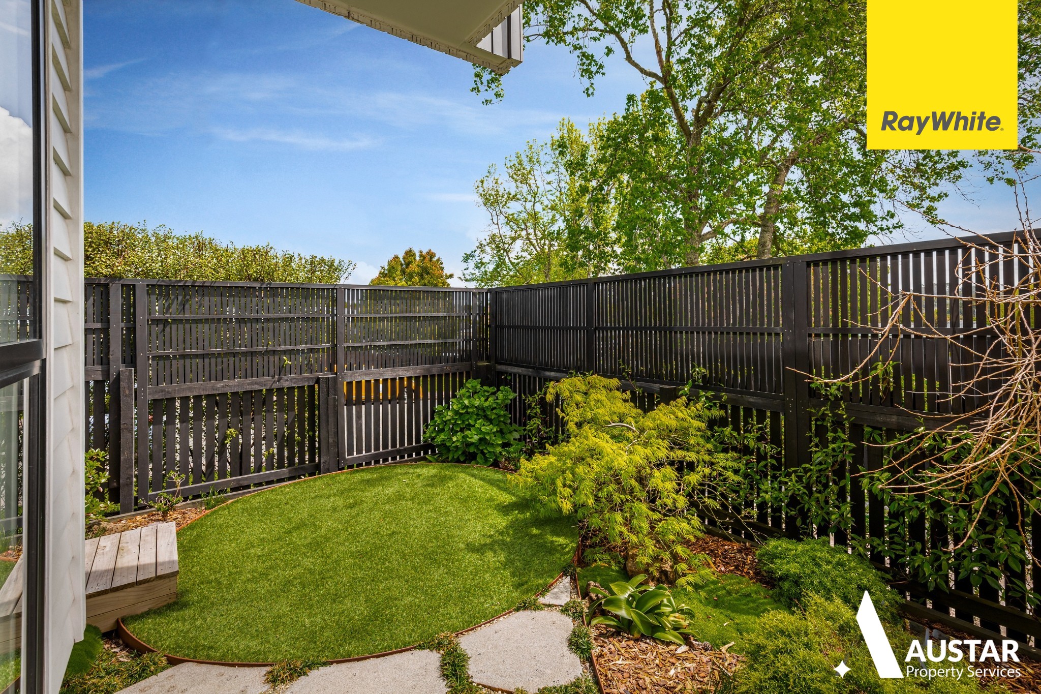 5A Larissa Avenue, Henderson, Waitakere City