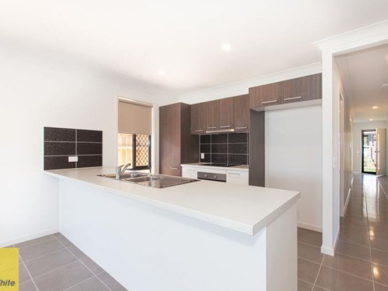 7 White Rock Drive, Redbank Plains, QLD 4301