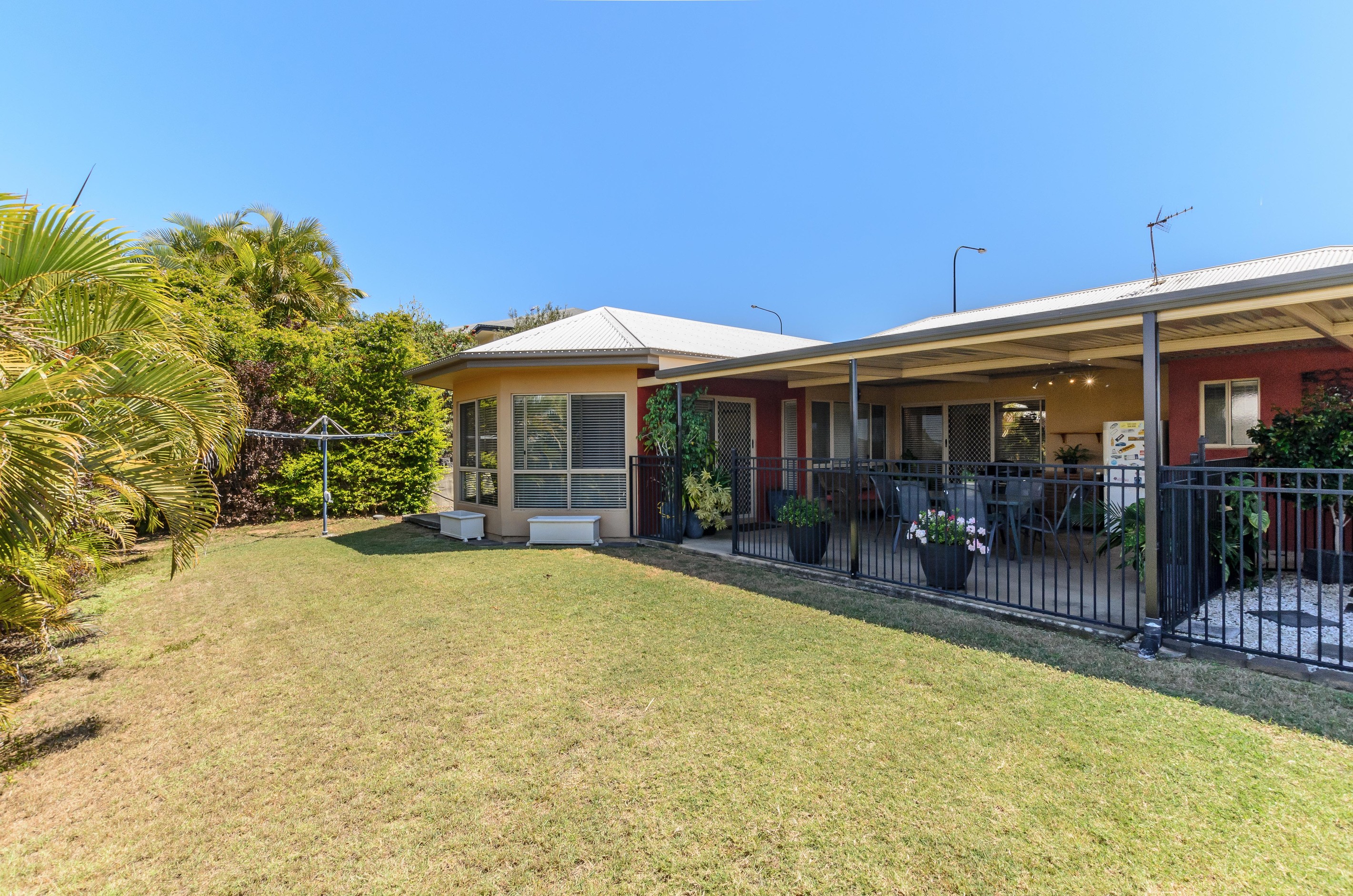 129 Emmadale Drive, New Auckland, QLD 4680