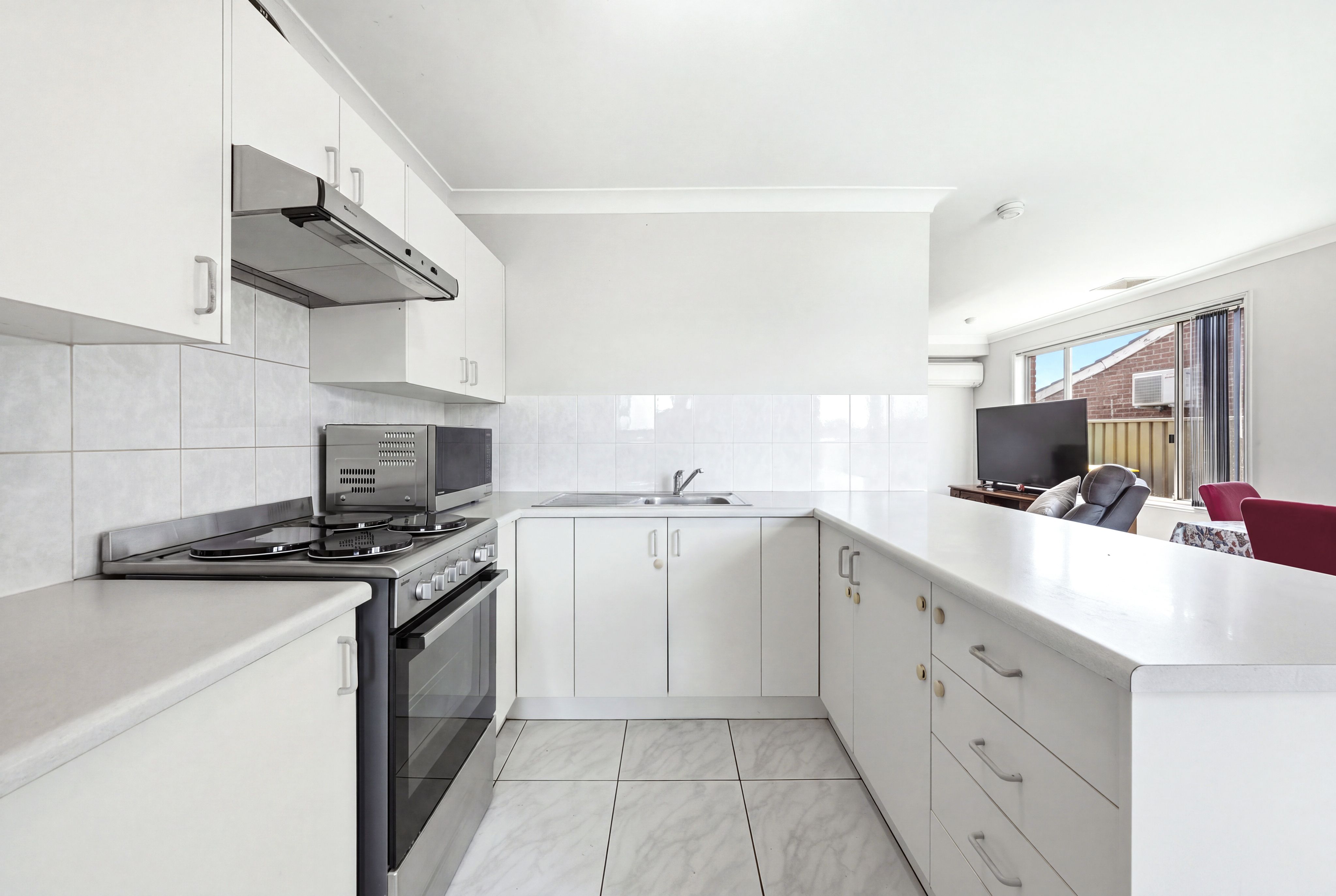 1/3 Shearwater Road — photo 3 of 16