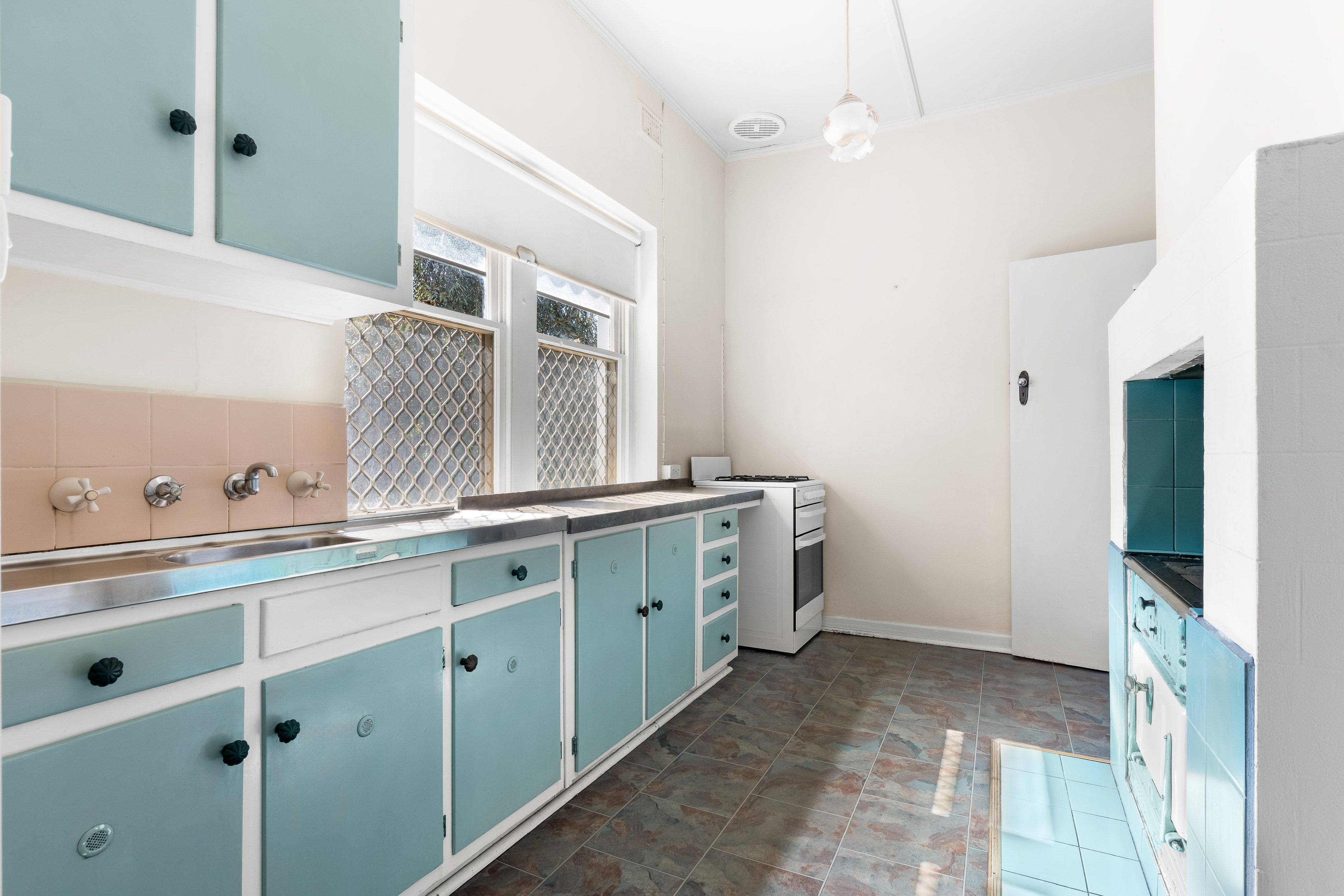 55 Standen Street — photo 4 of 17