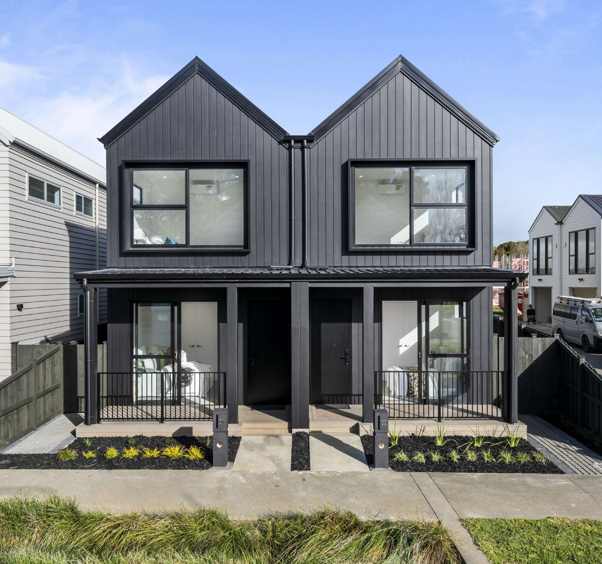 31 Burberry Heights photo 1