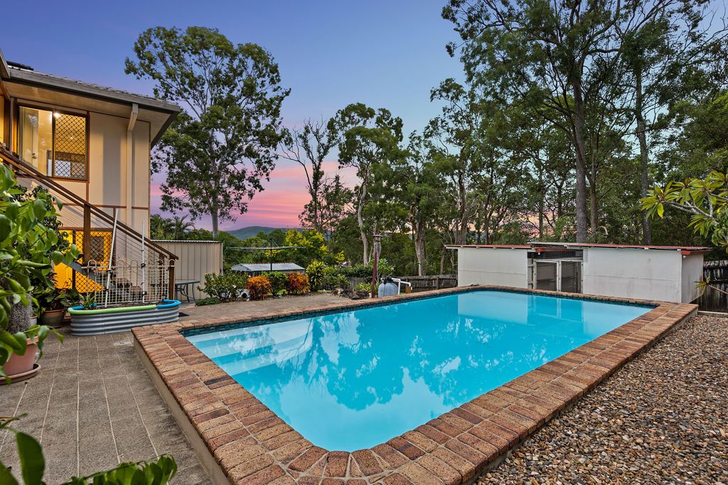 8 The Mores, Nerang, QLD 4211