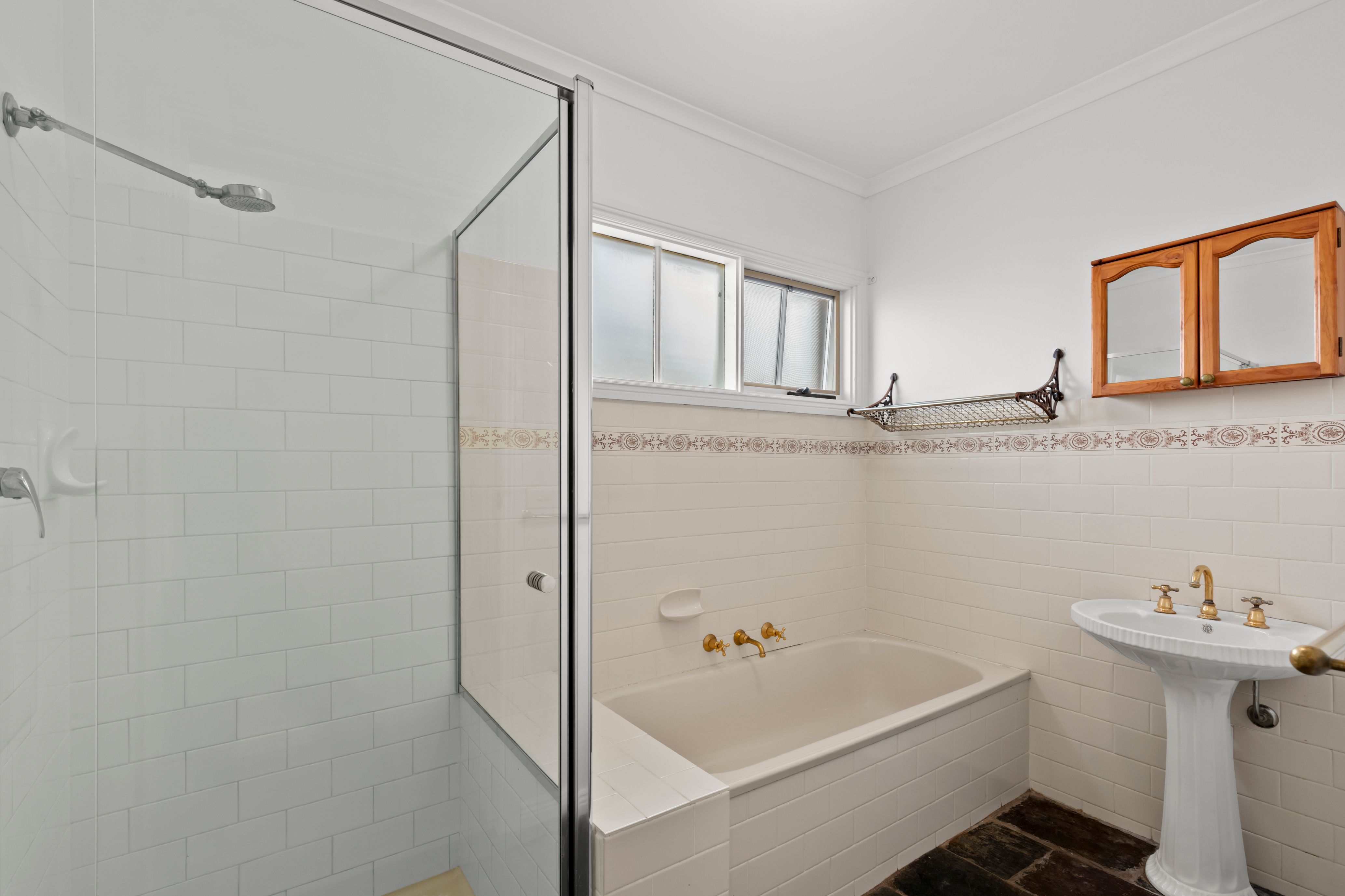 13 Ainslie Avenue — photo 12 of 15