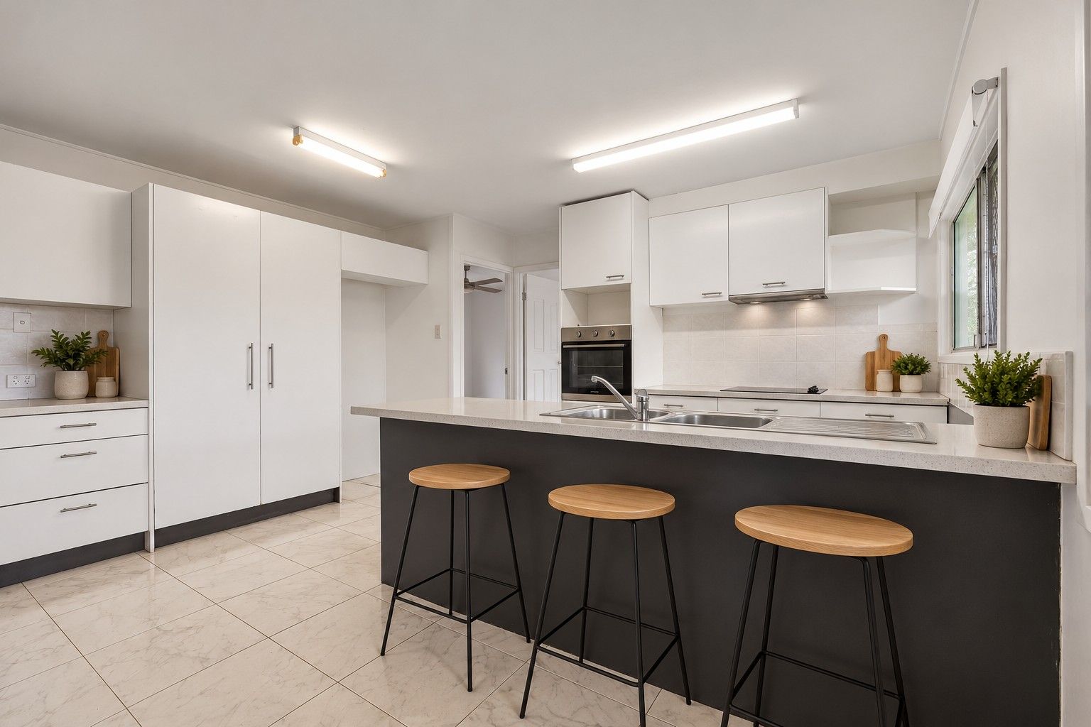 17 Moore Street — photo 3 of 16