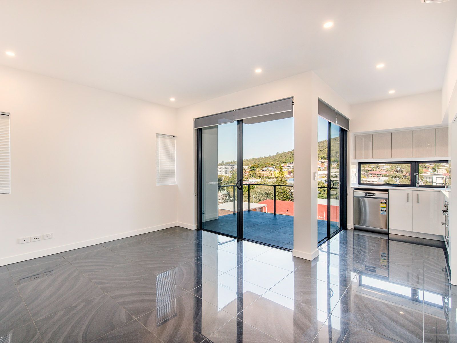 2/11 Raffles Street, Mount Gravatt East, QLD 4122