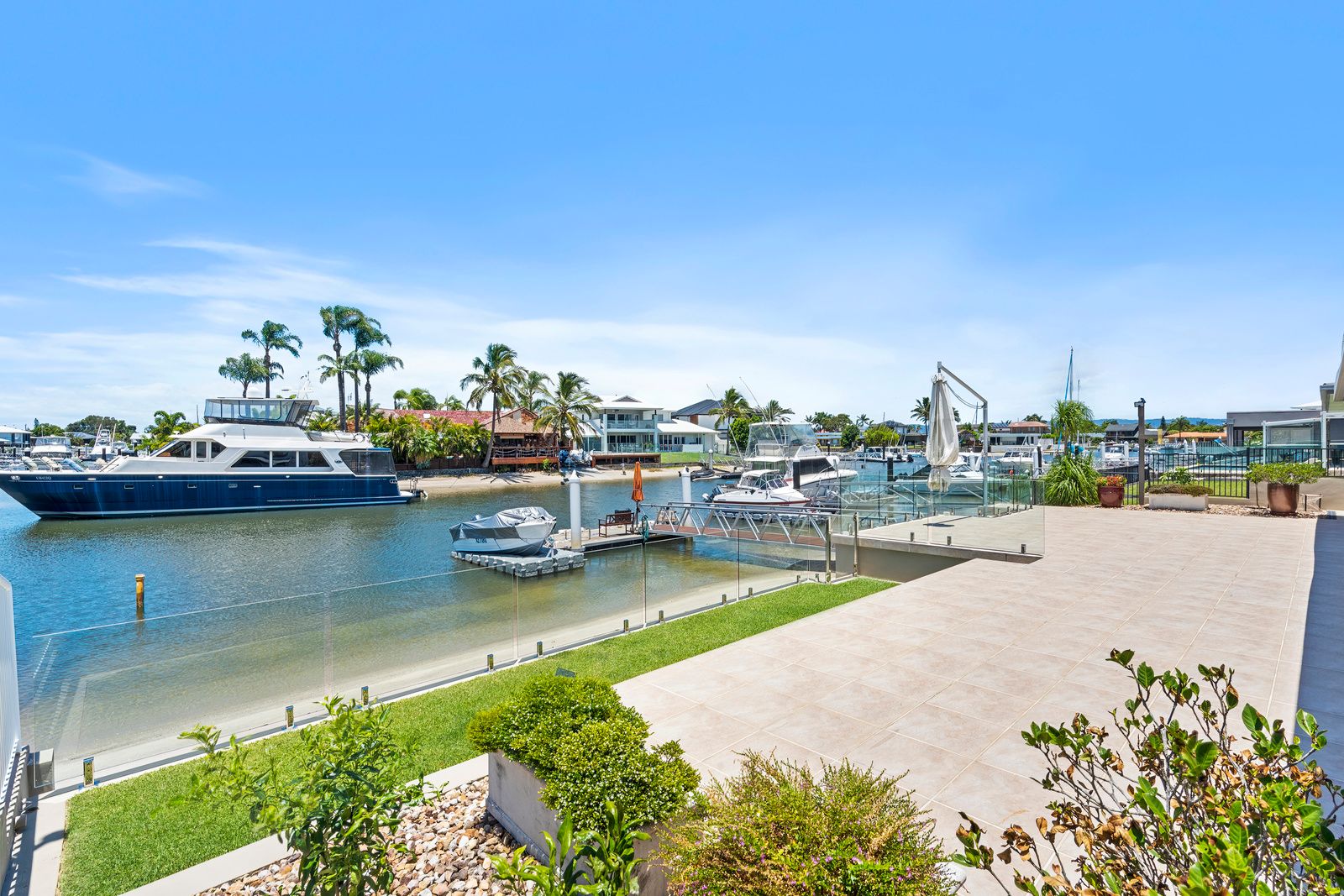 10 Dobell Avenue, Paradise Point, QLD 4216
