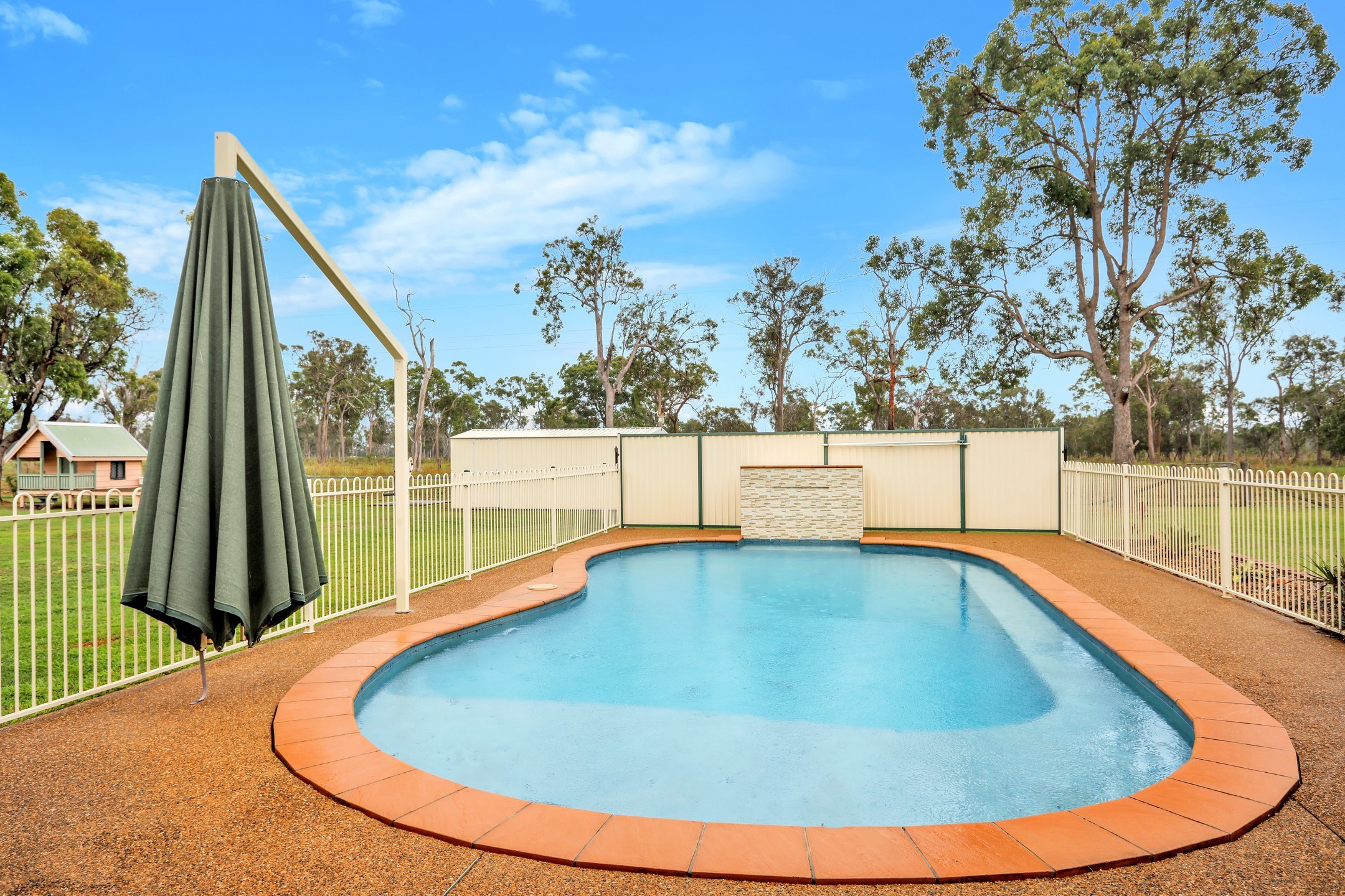 3 Sunrise Court, Branyan, QLD 4670