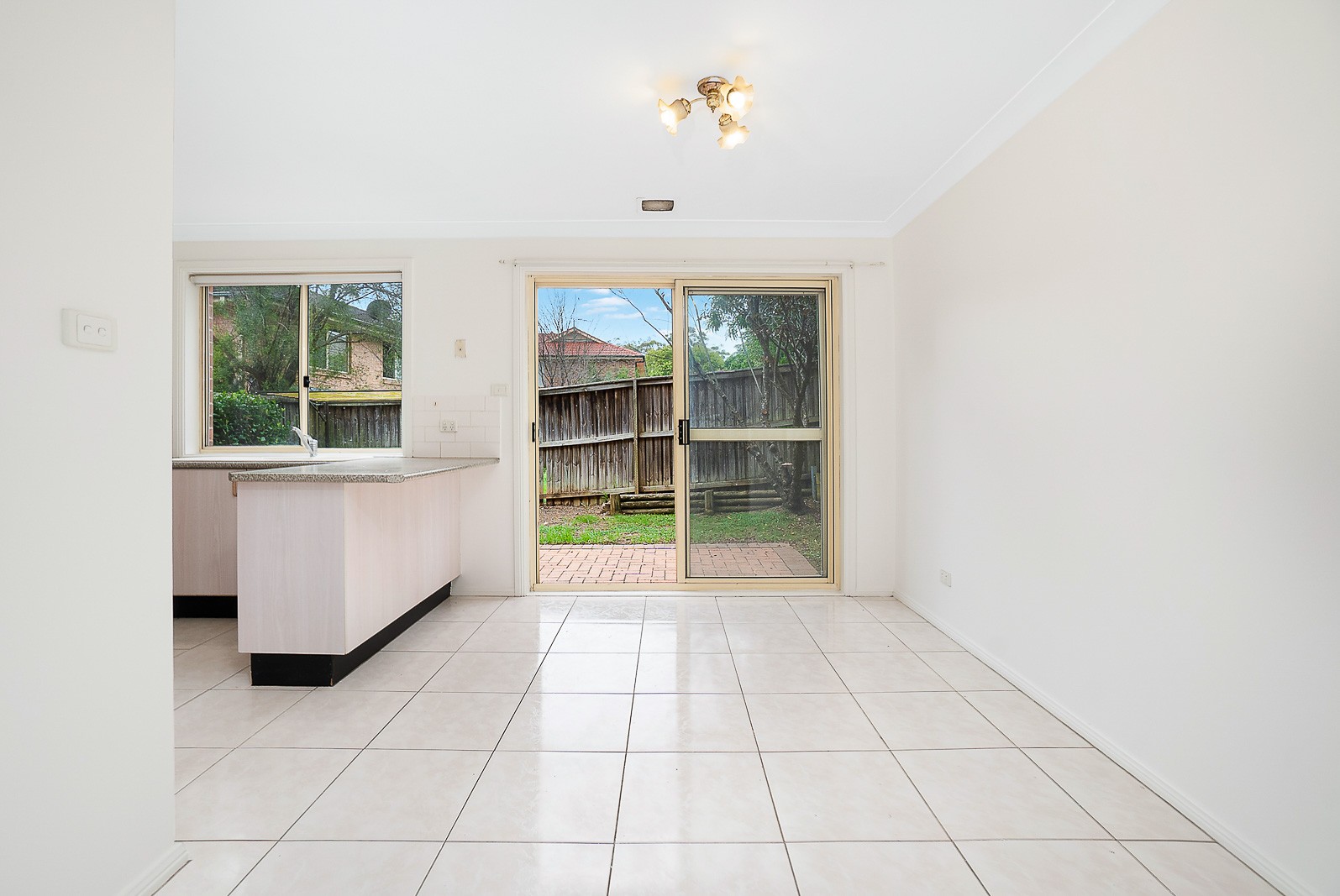 2/46 Thomas Wilkinson Avenue, Dural, NSW 2158
