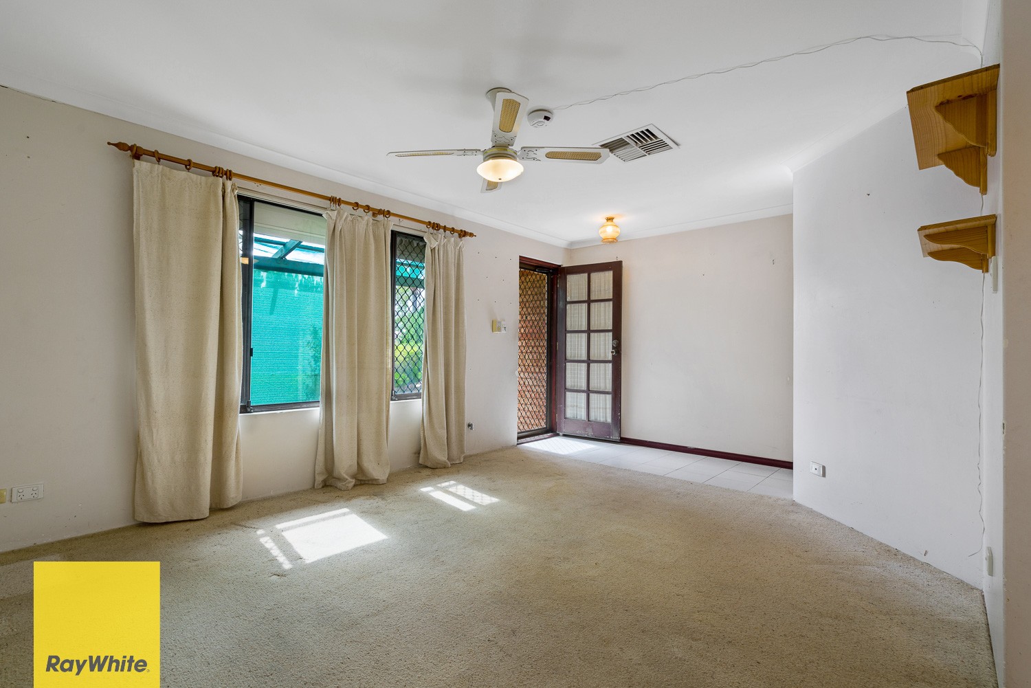 10 Desault Cove, Ballajura, WA 6066