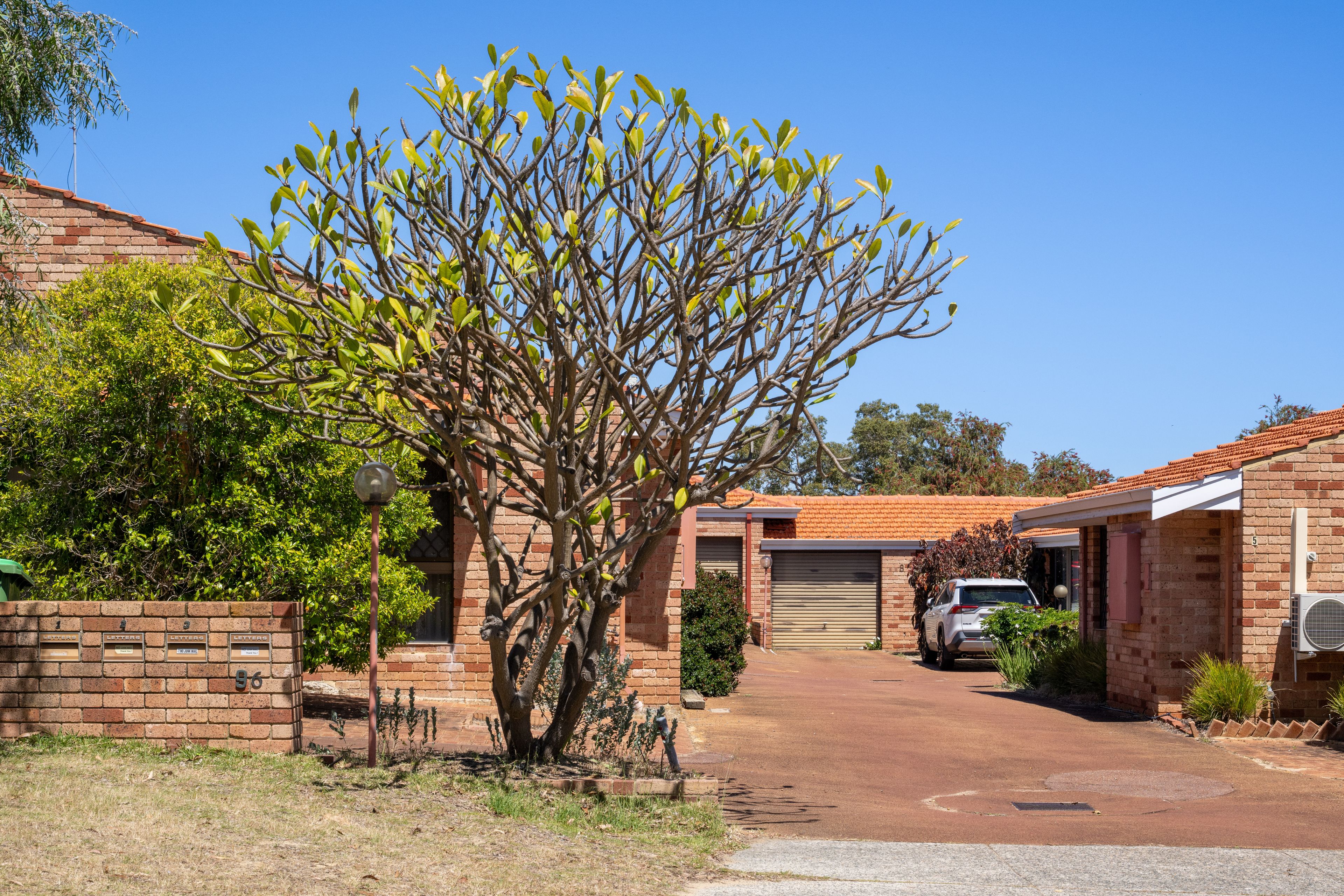 2/96 Hammad Street — photo 14 of 14