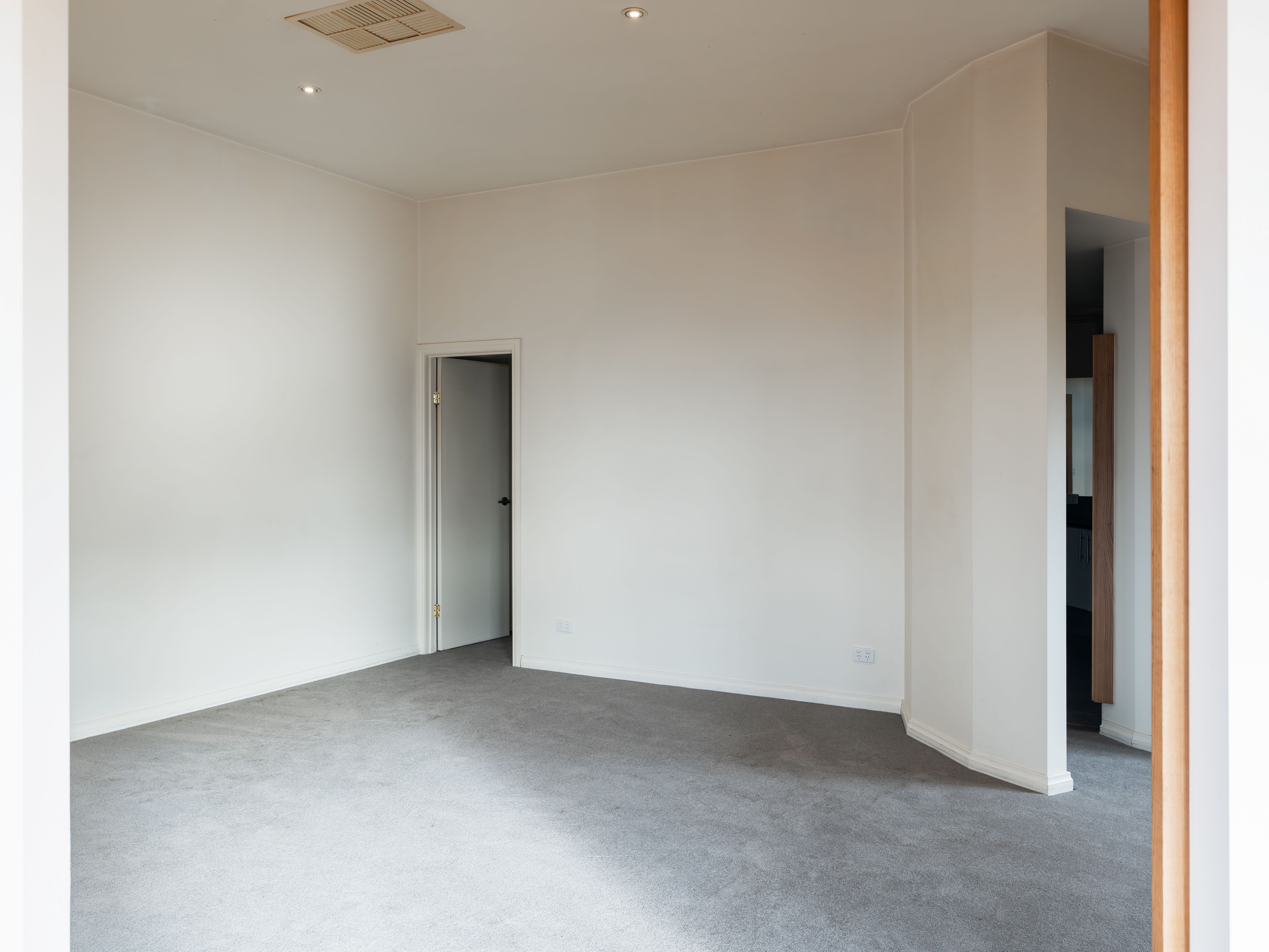 70 Leonard Road — photo 15 of 30